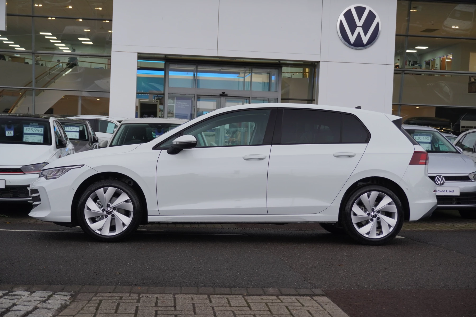 Volkswagen-Golf-image-15