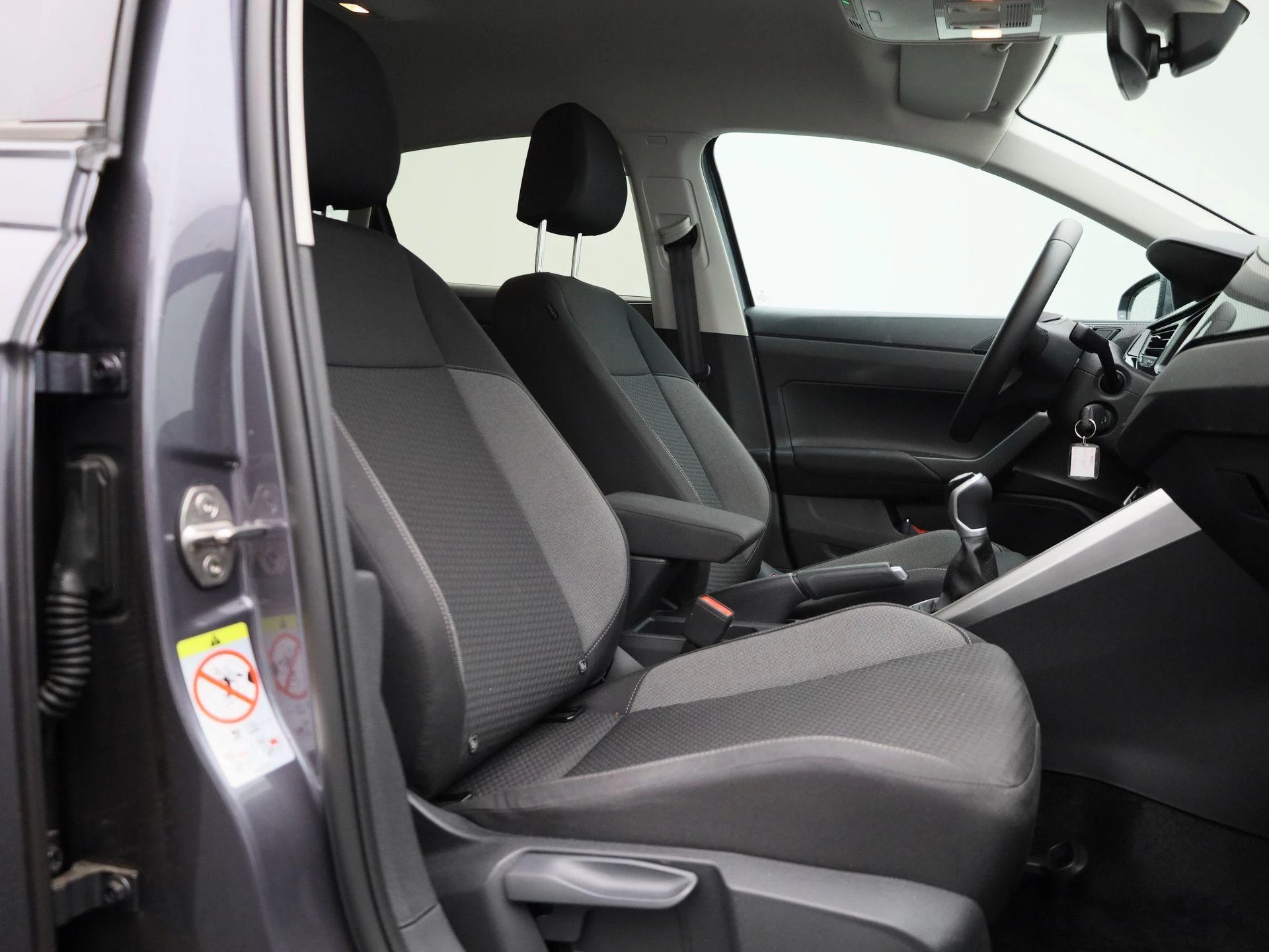 Volkswagen-Polo-image-31
