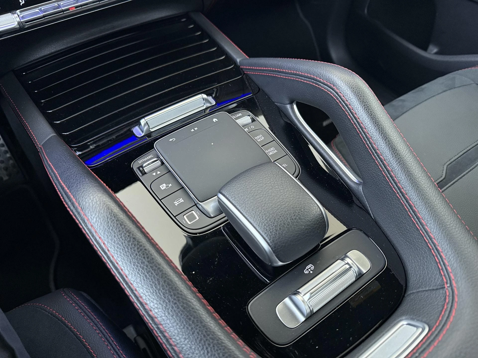 Mercedes-Benz-GLE-image-20