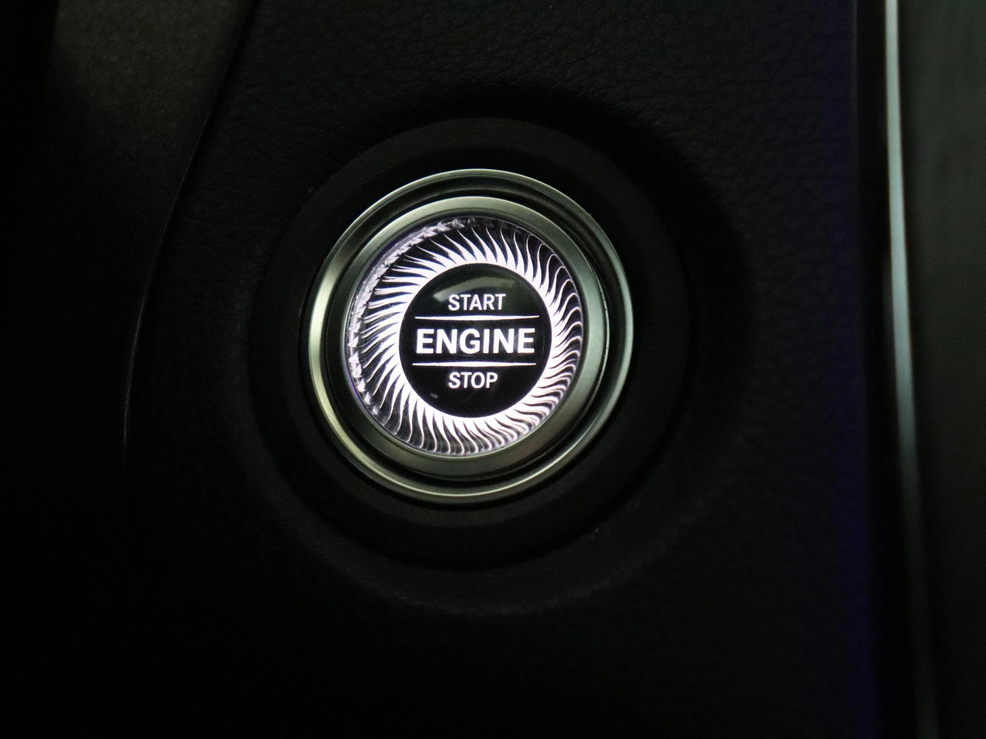 Mercedes-Benz-GLC-image-30