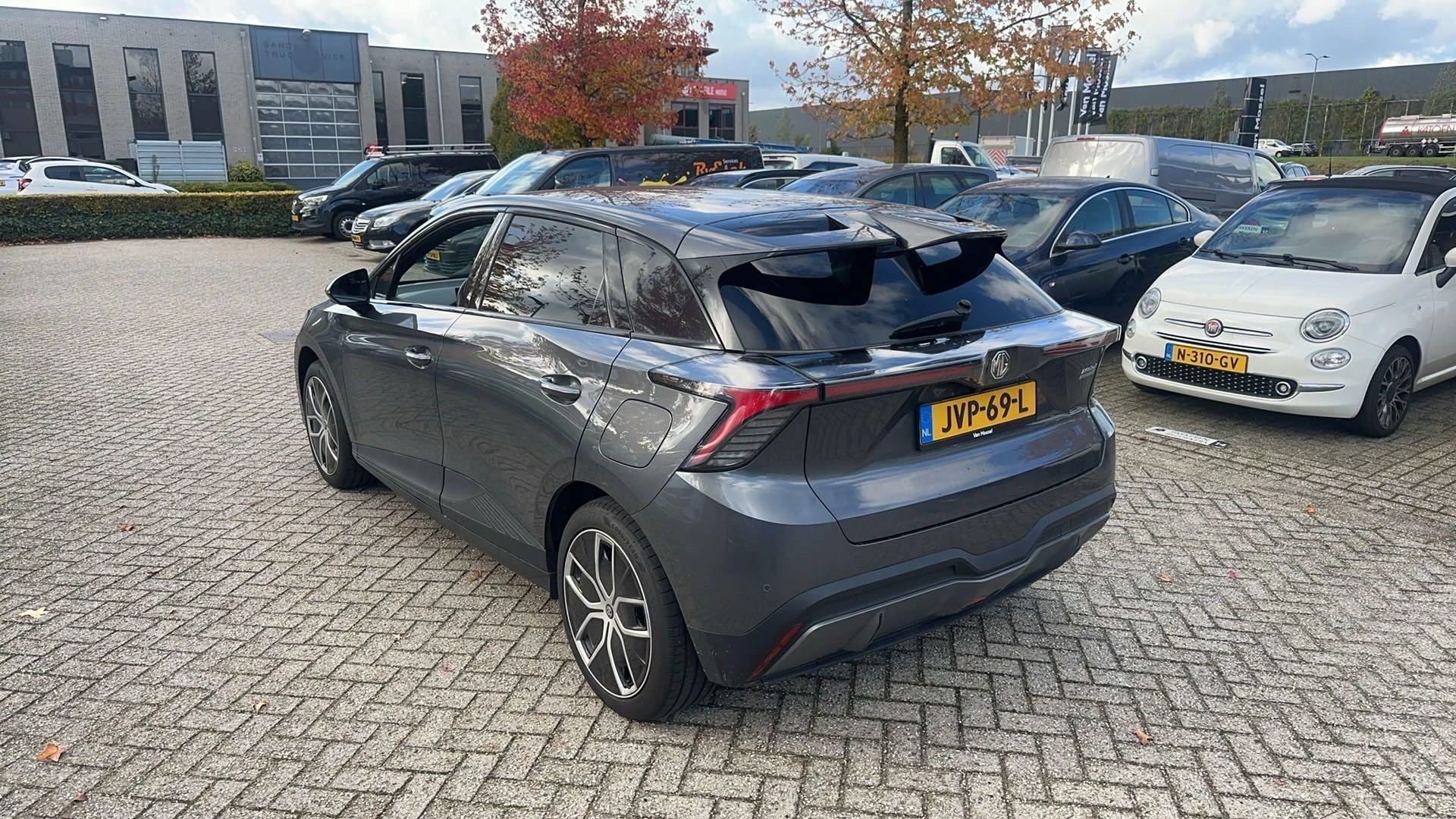 MG-MG4 EV-image-1