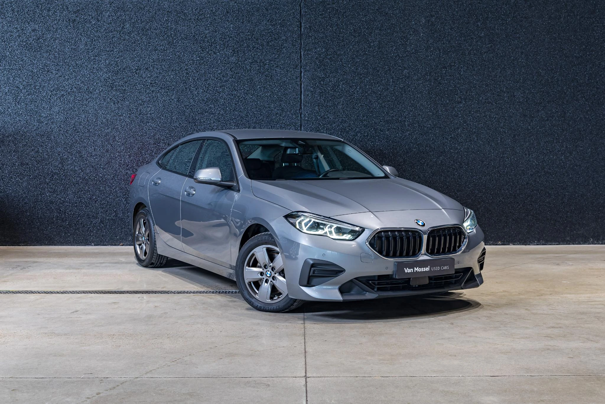 BMW-Série 2-image-2