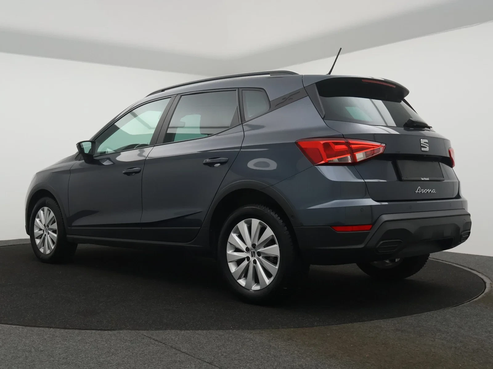 SEAT-Arona-image-4