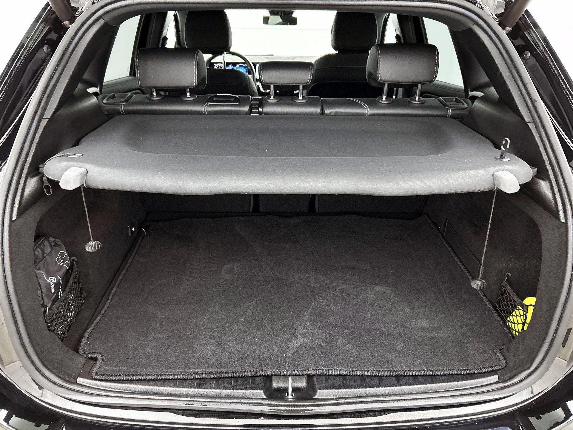 Mercedes-Benz-EQA-image-15