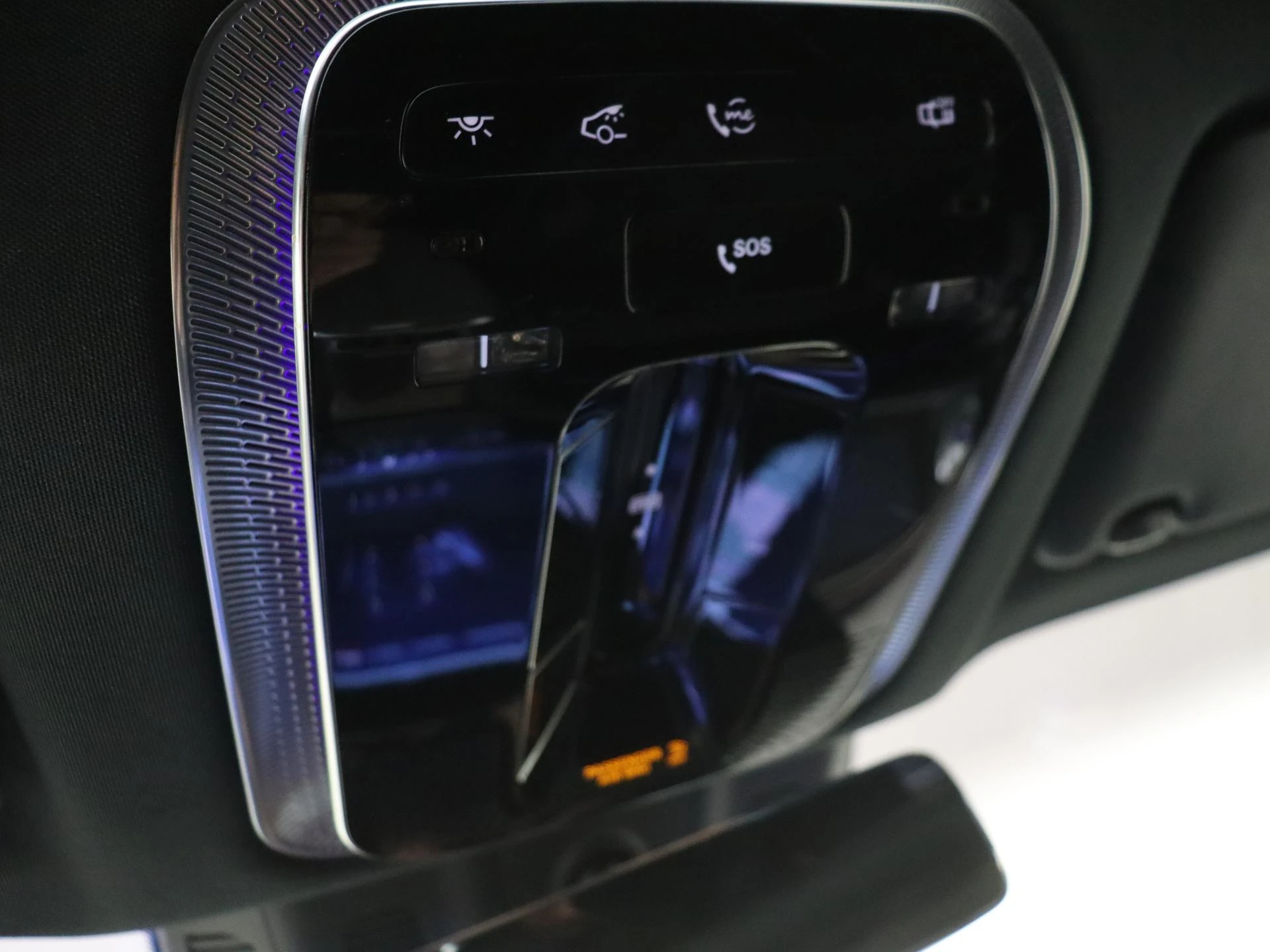 Mercedes-Benz-EQS-image-21