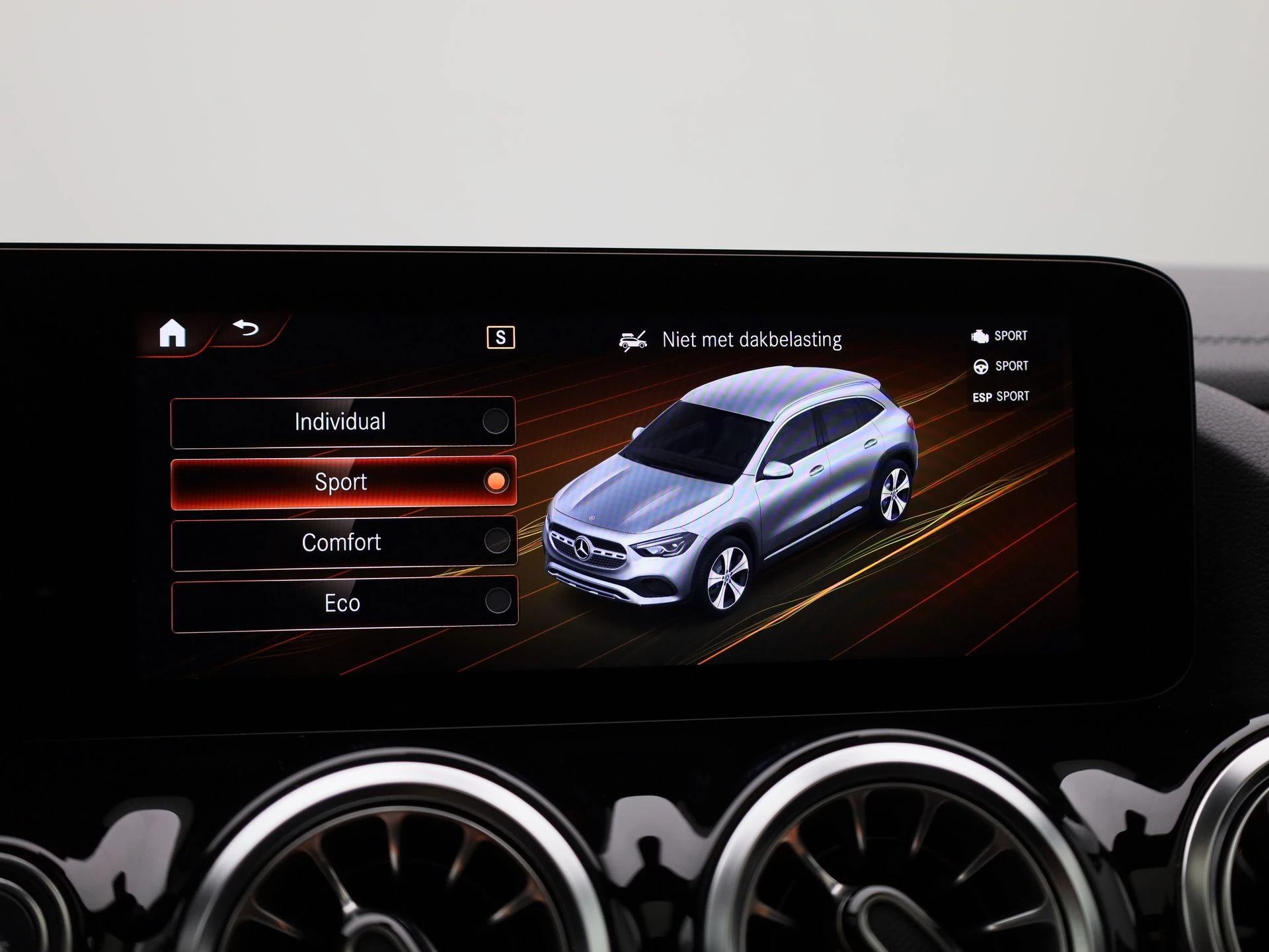 Mercedes-Benz GLA GLA 180 AMG Line