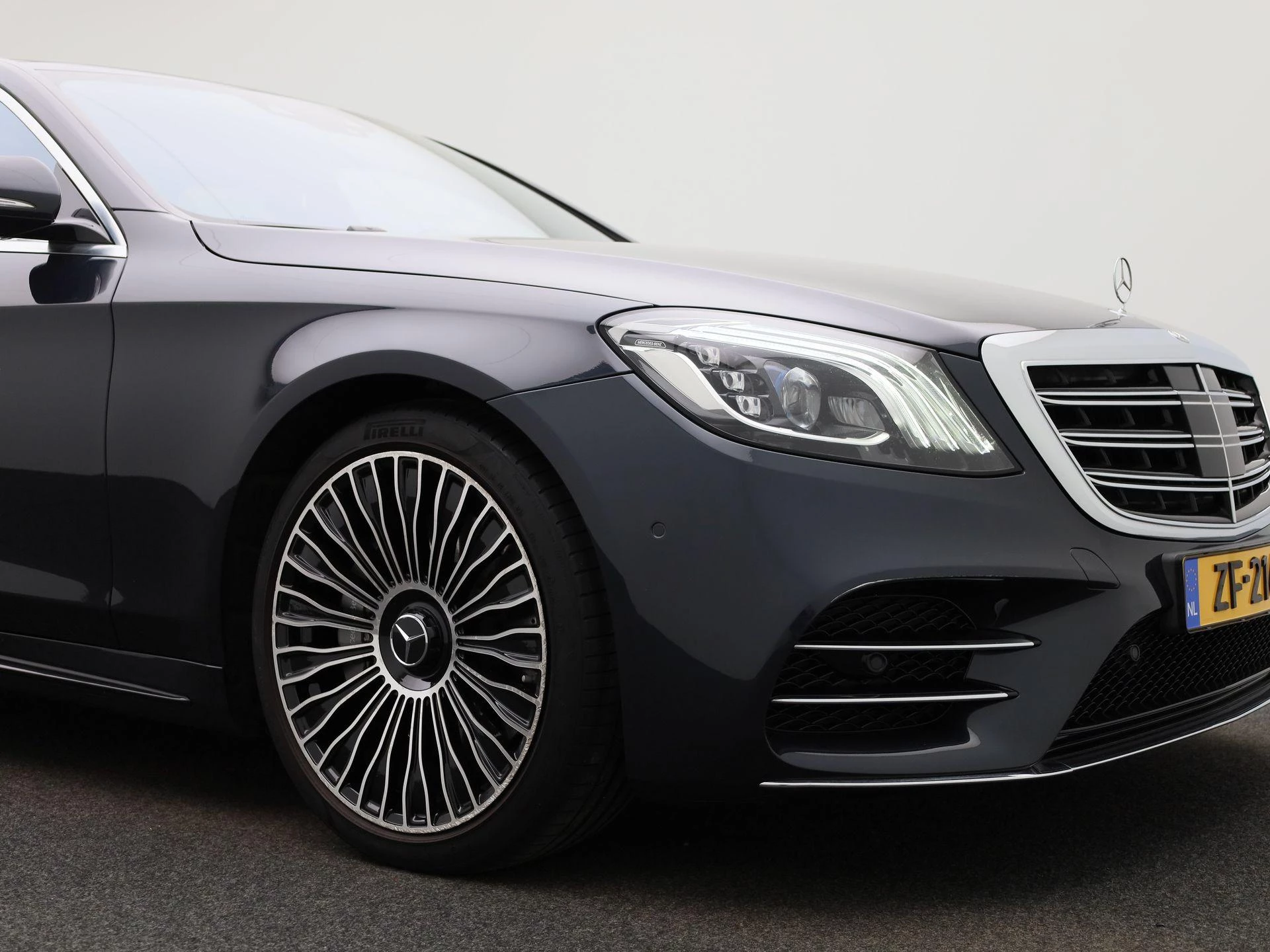 Mercedes-Benz-S-Klasse-image-69