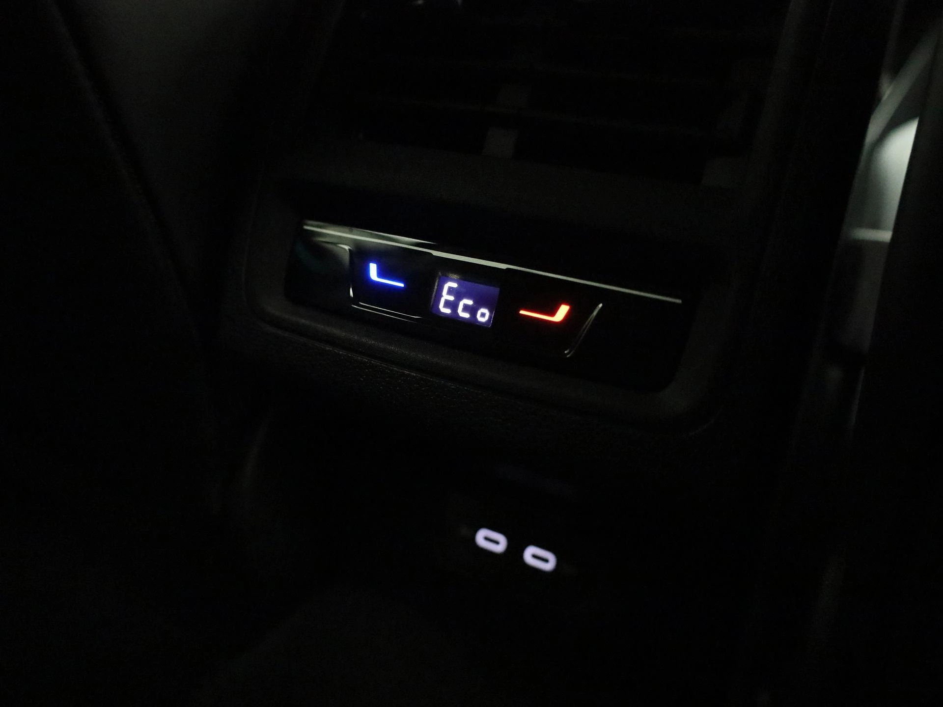 Volkswagen-Golf-image-39