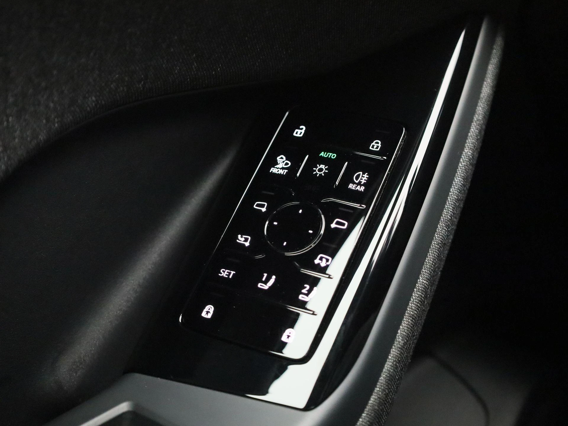 Audi-Q6 e-tron-image-37