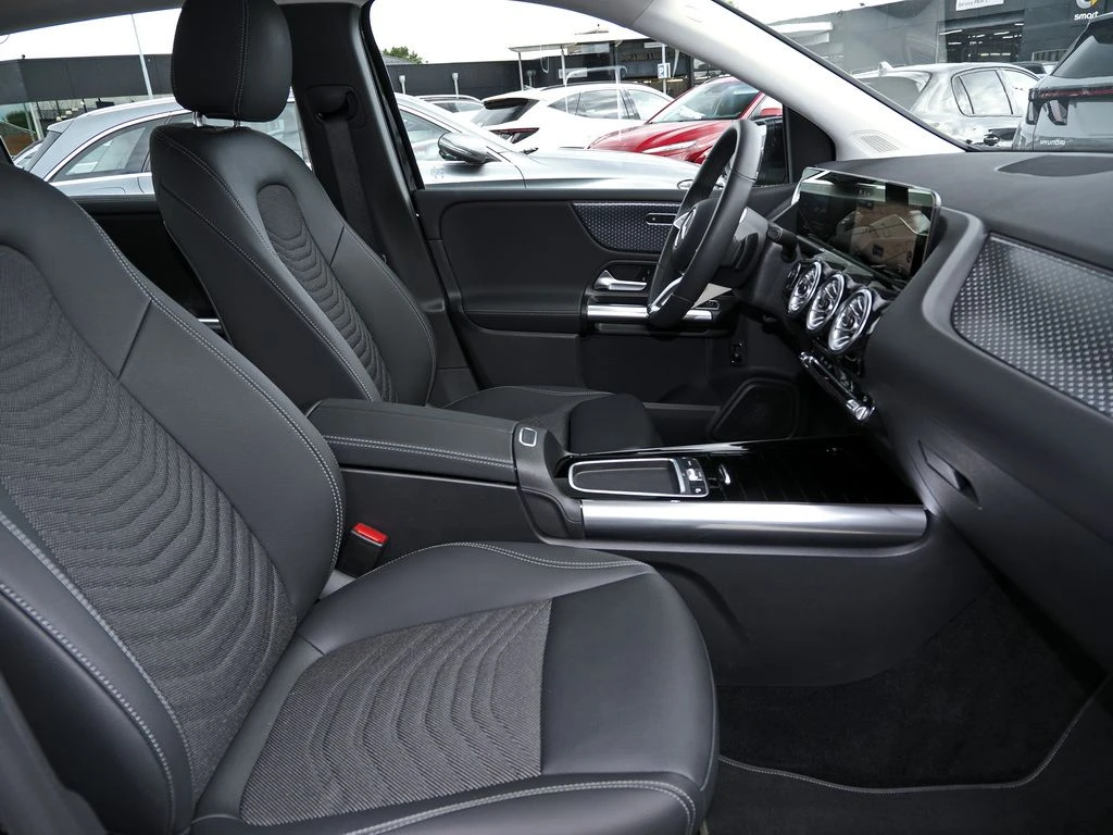 Mercedes-Benz-B-Klasse 200-image-11