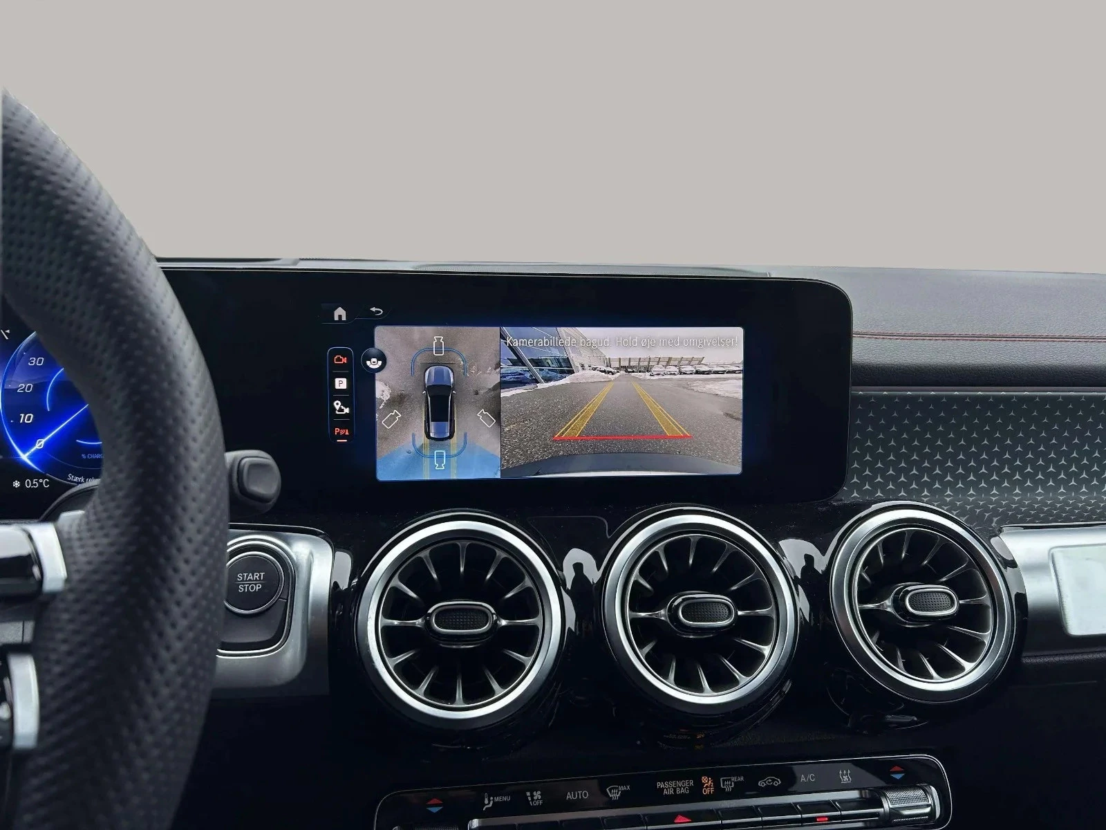 Mercedes-Benz-EQB-image-17