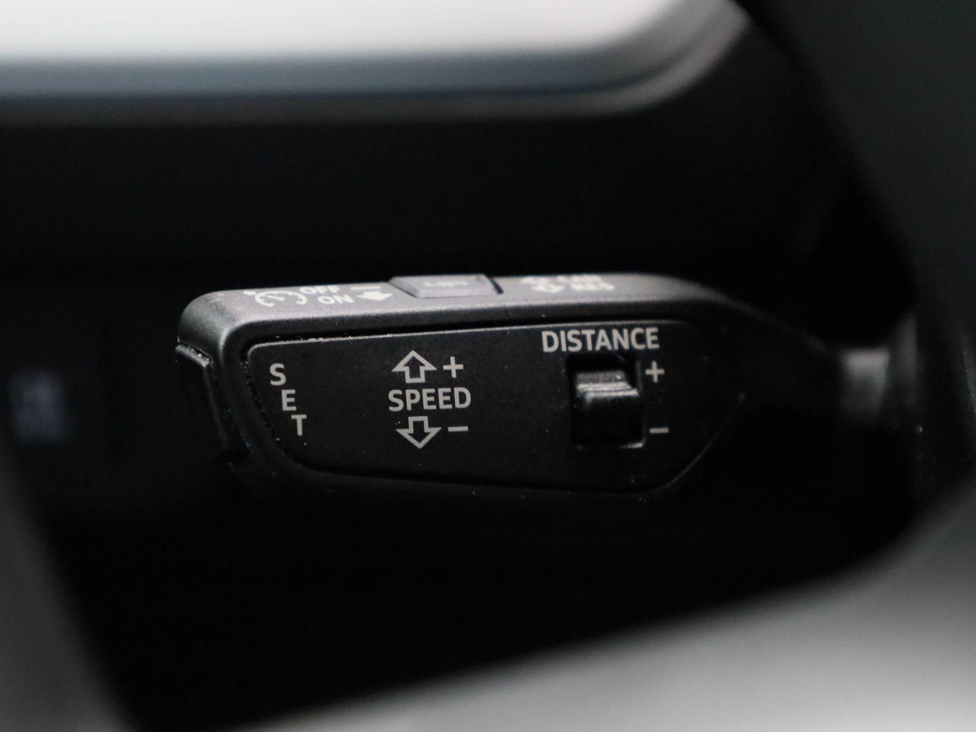 Audi-Q4 e-tron-image-22