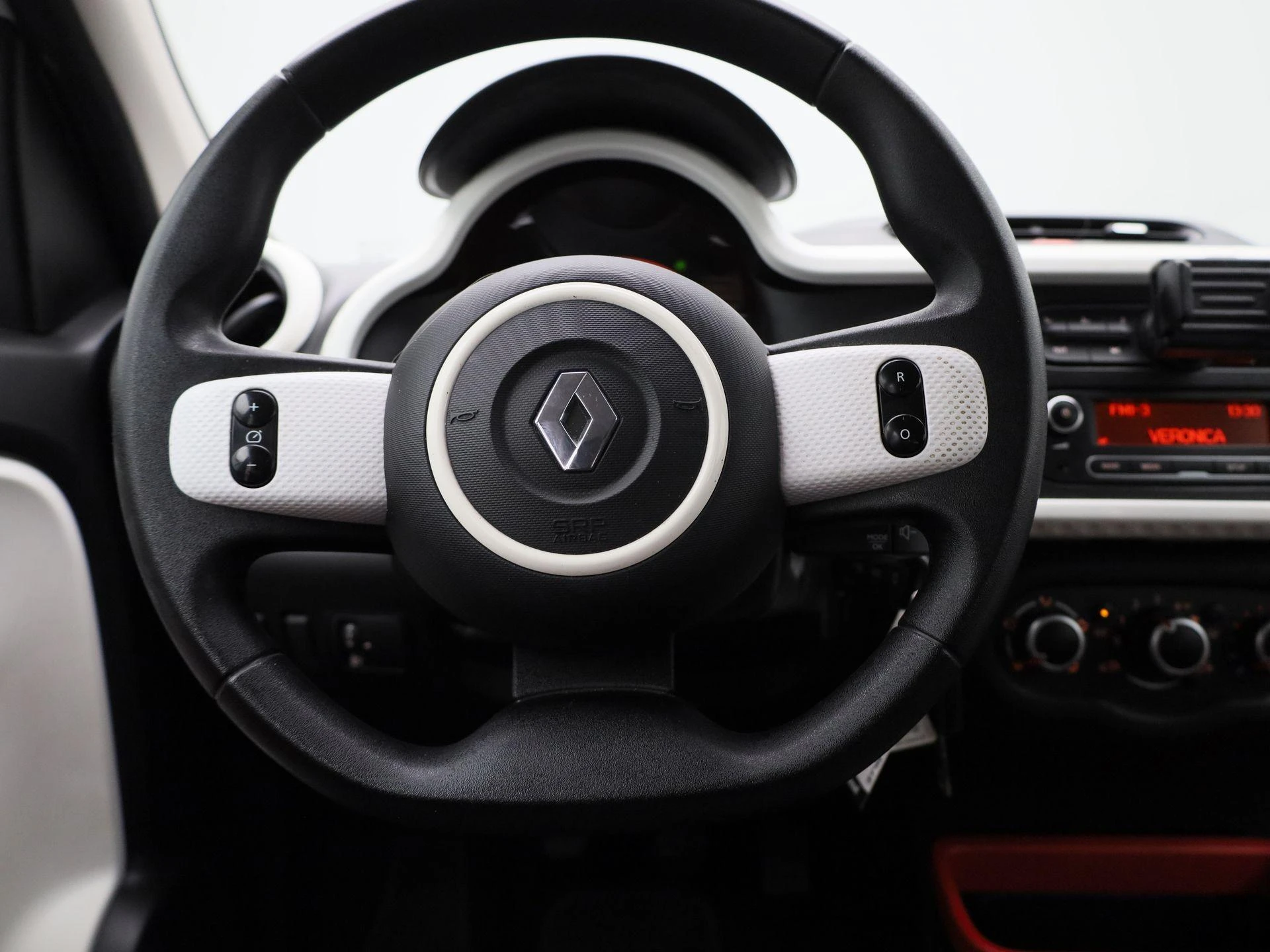 Renault-Twingo-image-6