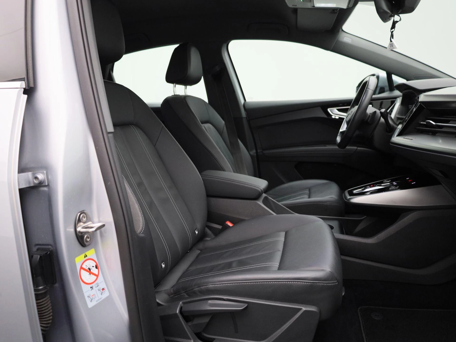 Audi-Q4 Sportback e-tron-image-35