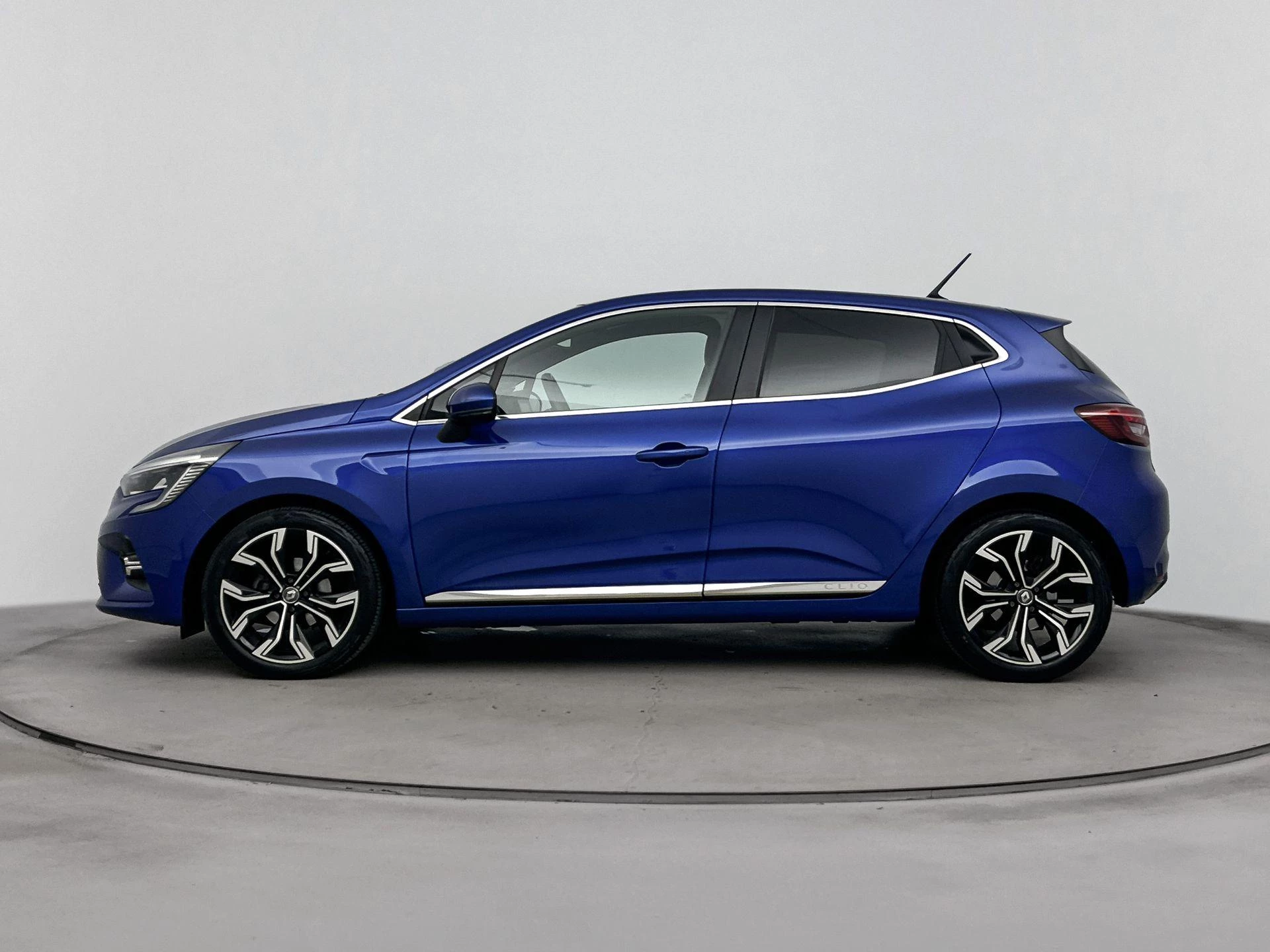 Renault-Clio-image-1