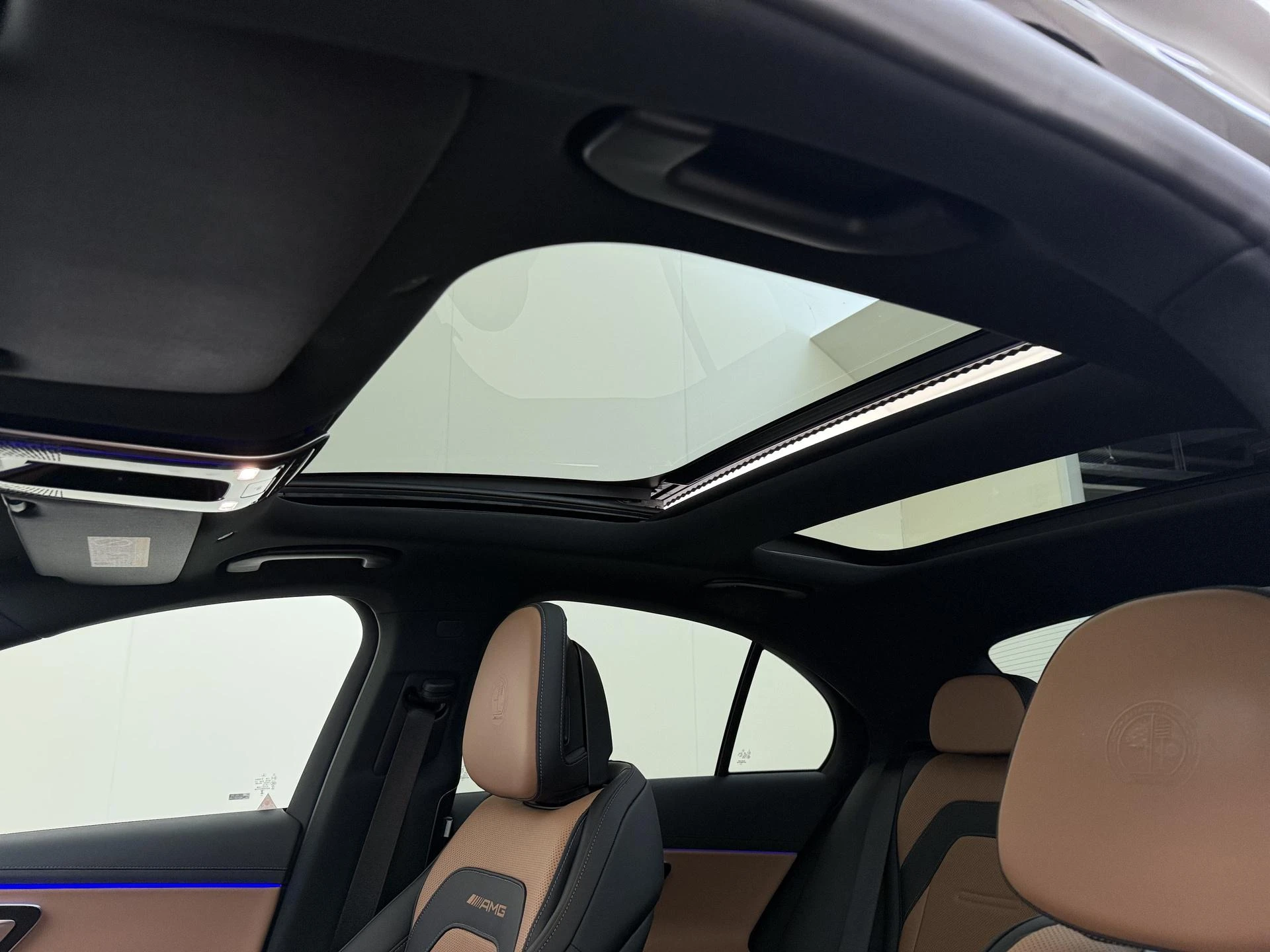 Mercedes-Benz-E-Klasse-image-30