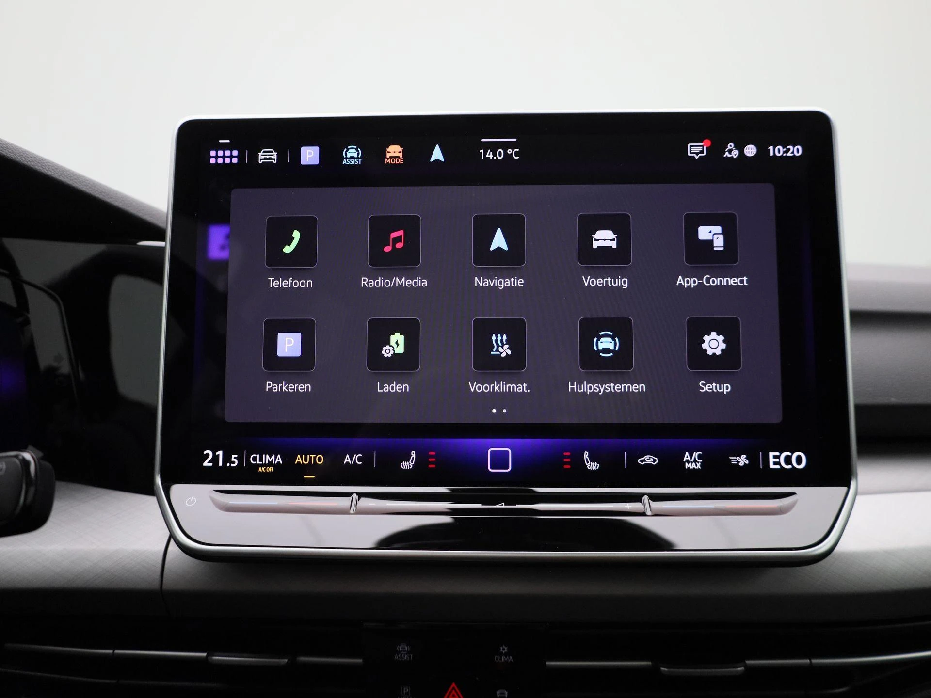 Volkswagen-Golf-image-18