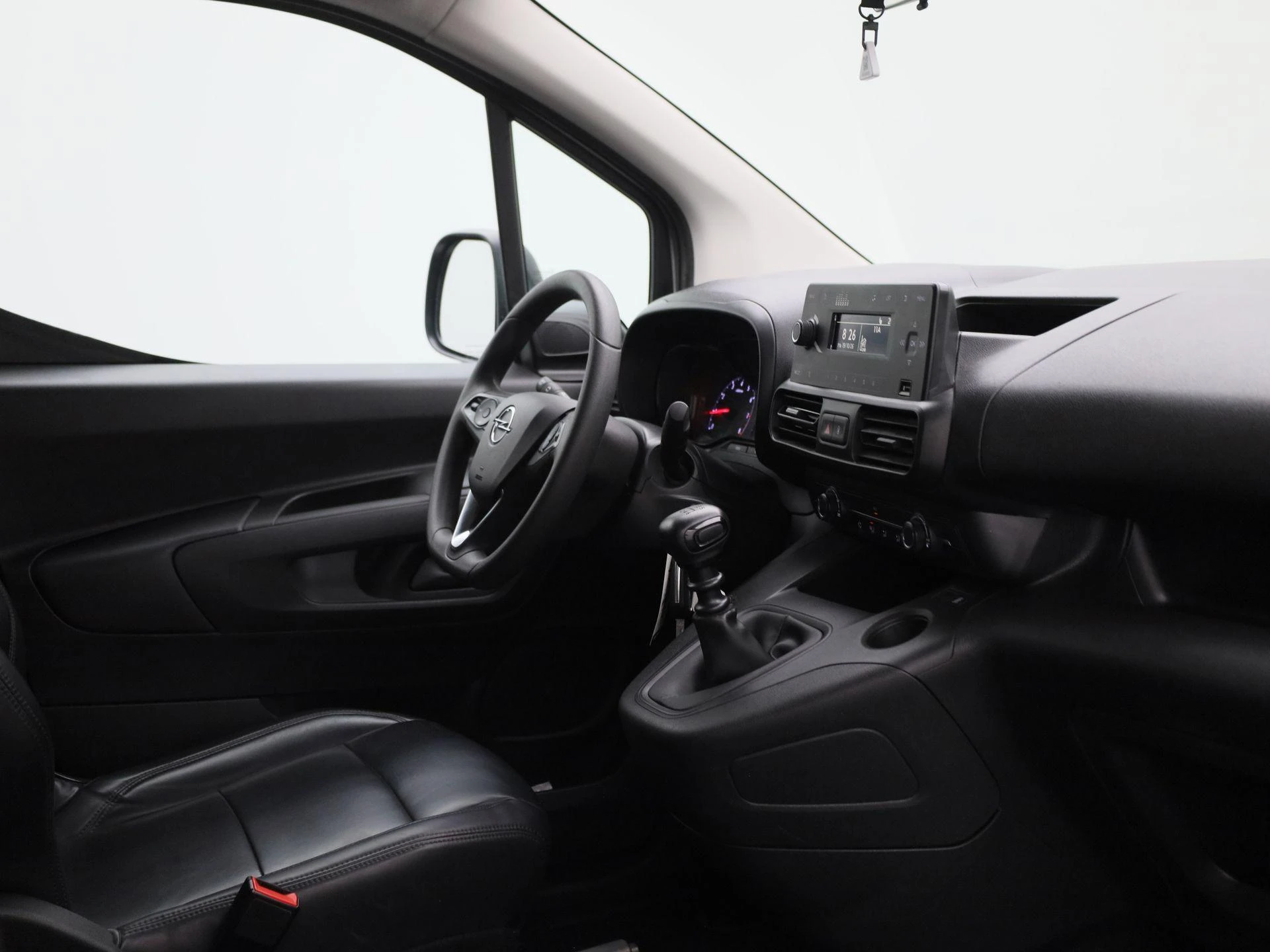 Opel-Combo Life-image-29