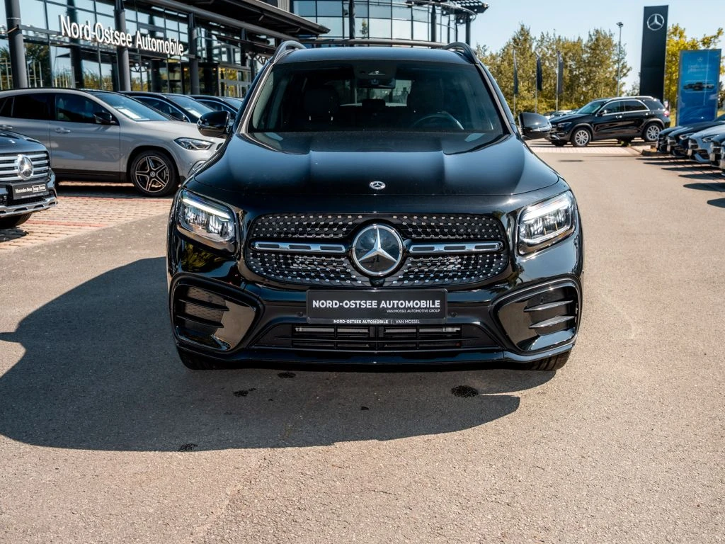 Mercedes-Benz-GLB 200 d-image-3