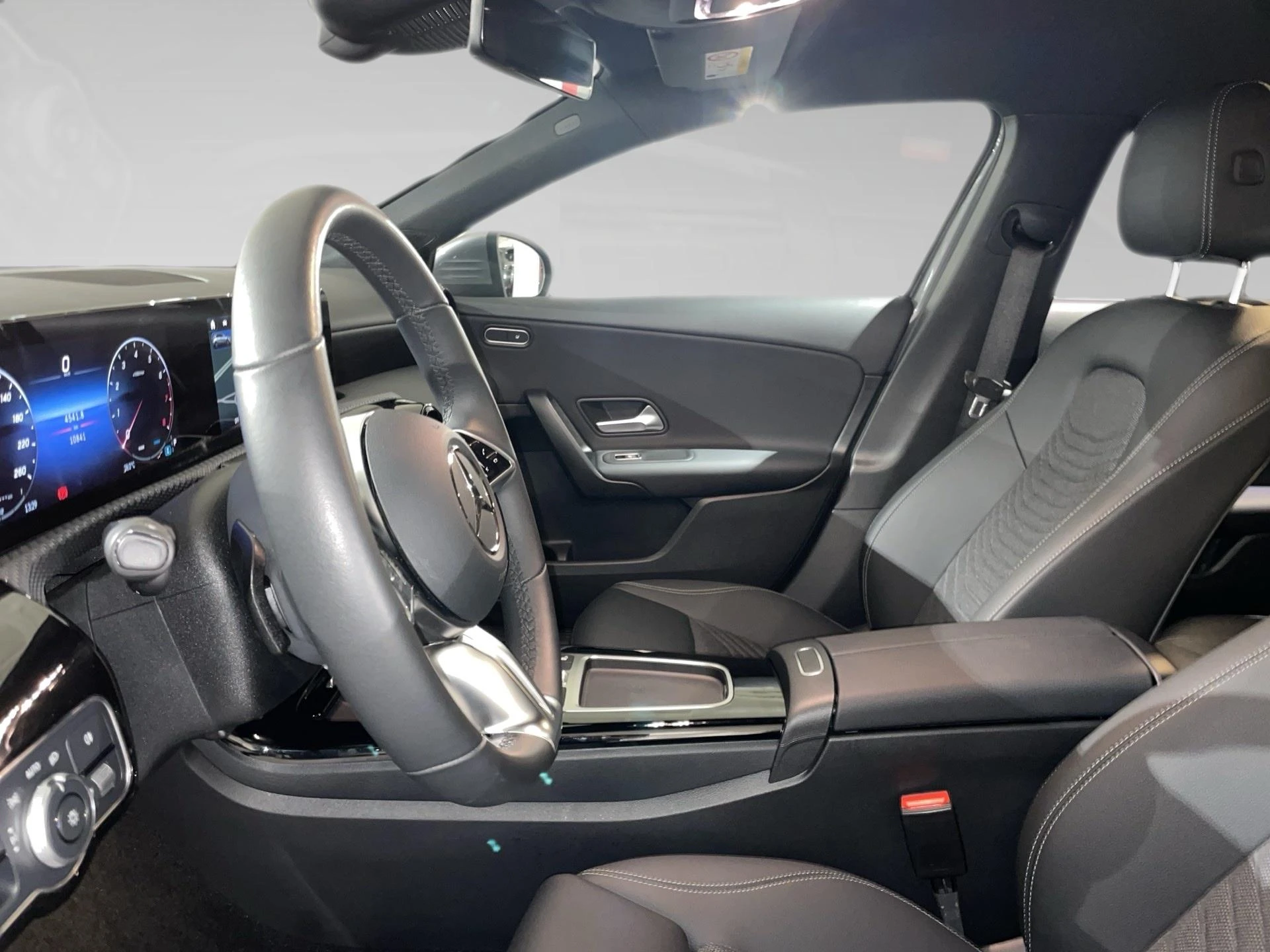 Mercedes-Benz-Classe A-image-3