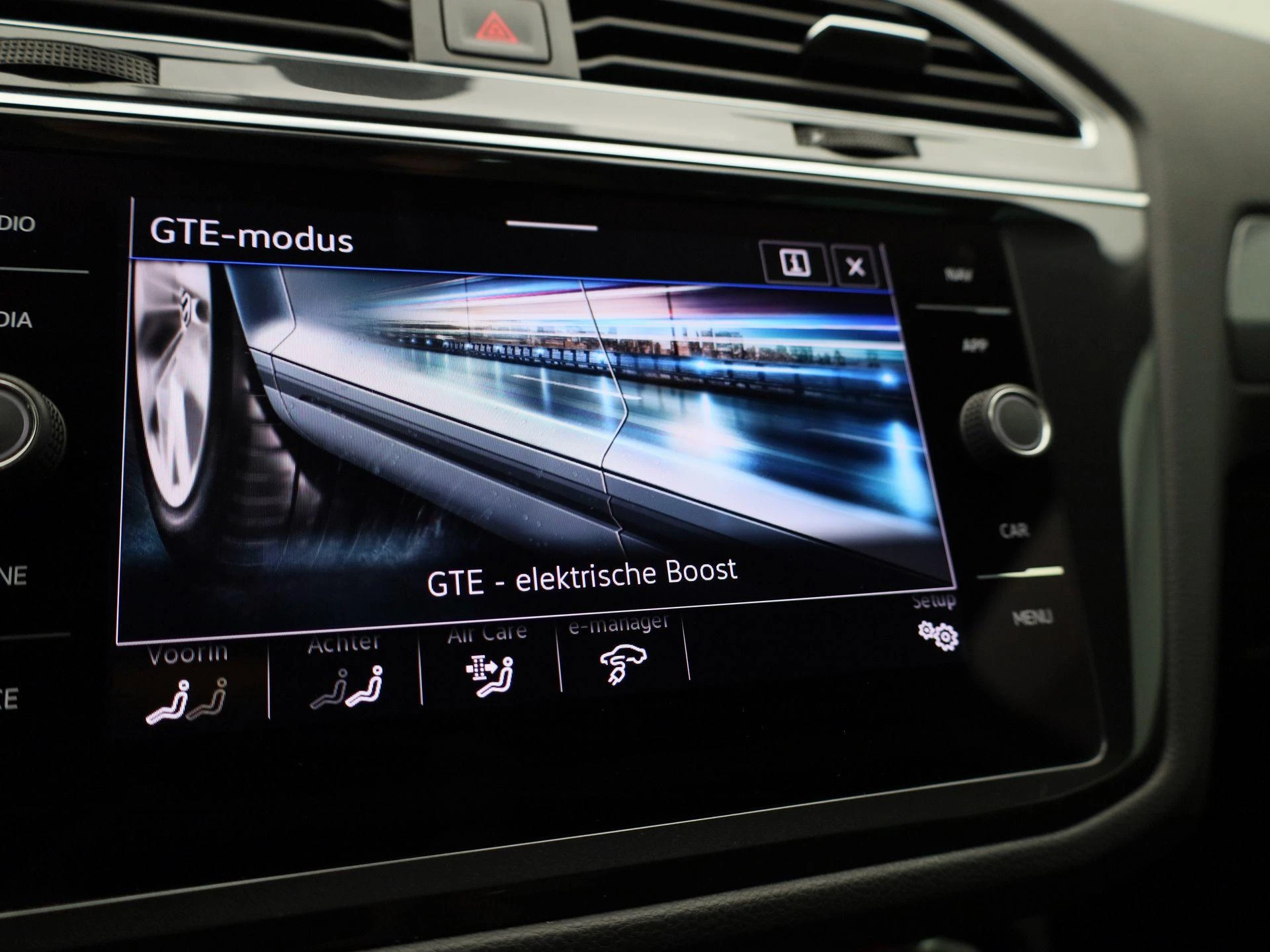 Volkswagen-Tiguan-image-35