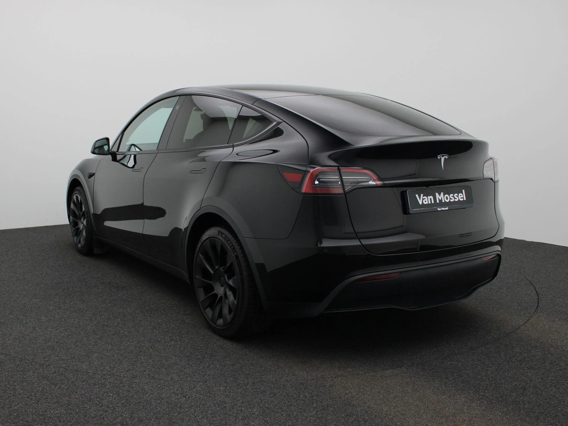Tesla-Model Y-image-1