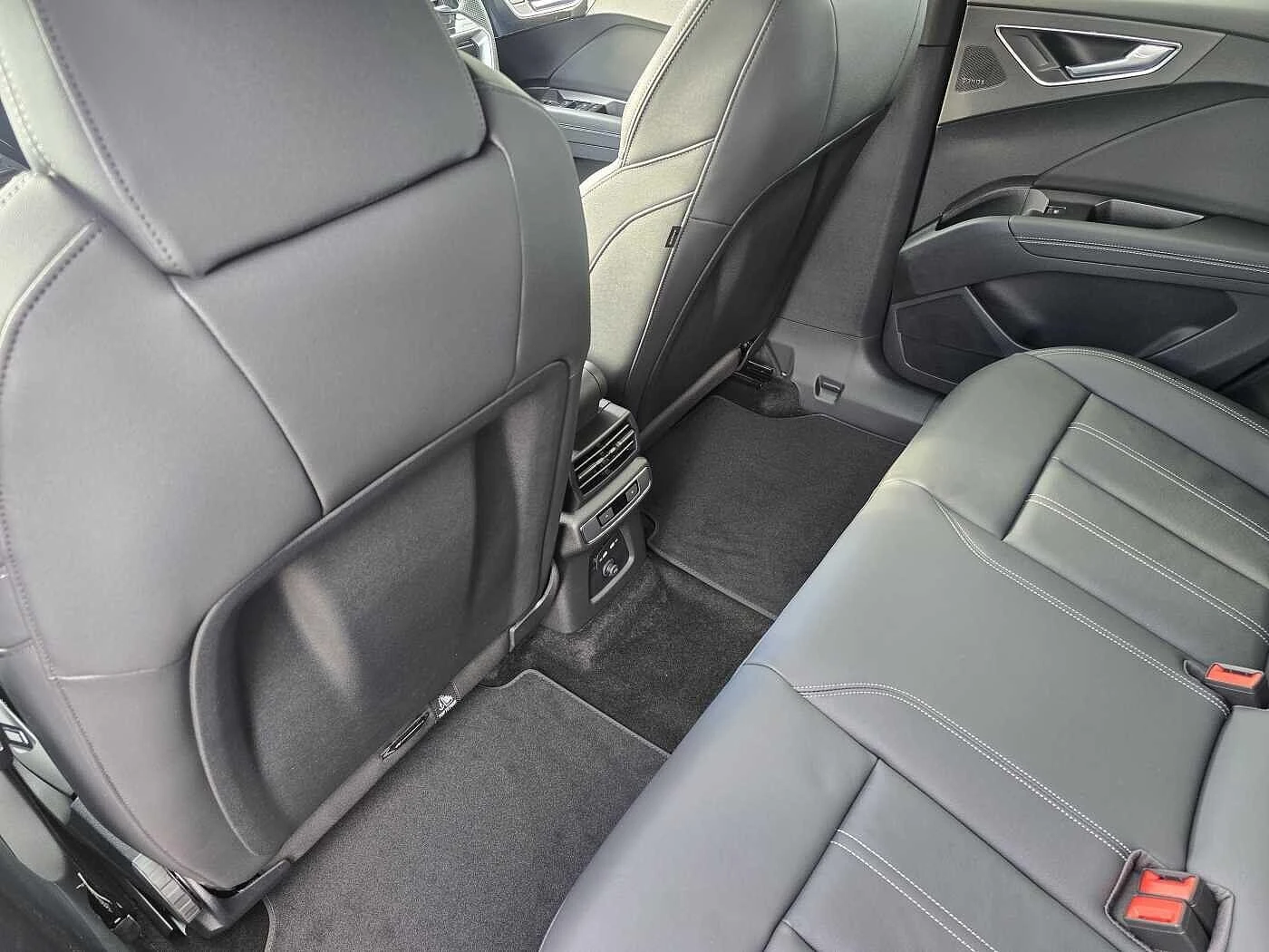 Audi-Q4 e-tron-image-47