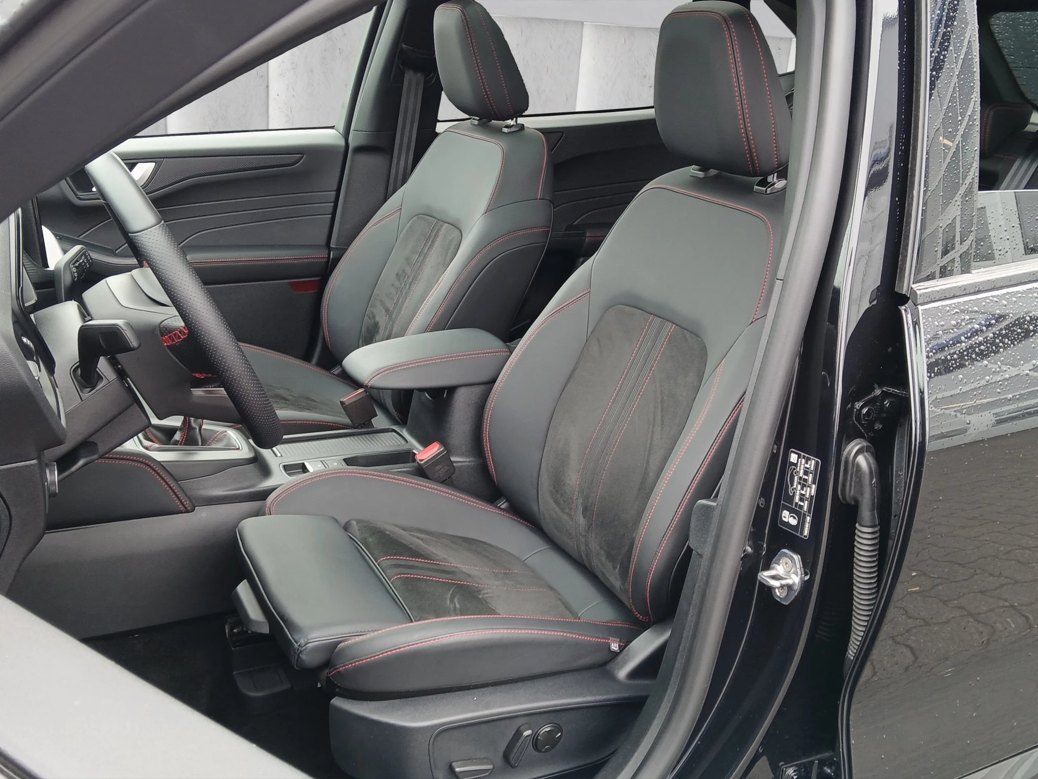 Ford Kuga ST-Line X*PANO*AHK*LED-MATRIX*360GRAD*ACC*NAVI*SOUND-SYS.