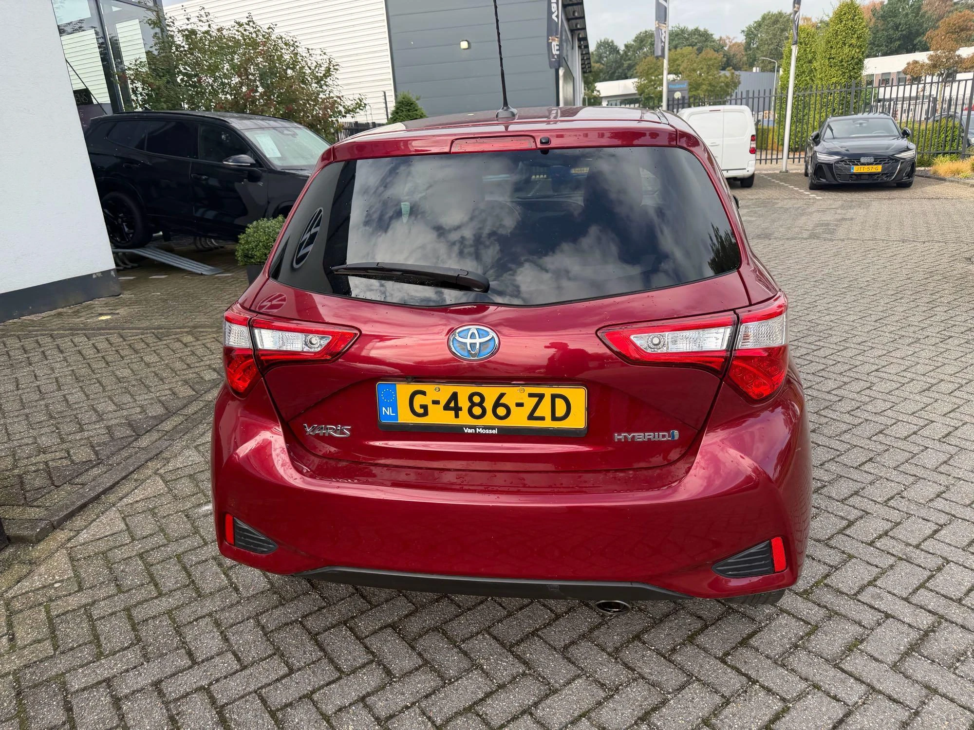 Toyota-Yaris-image-5