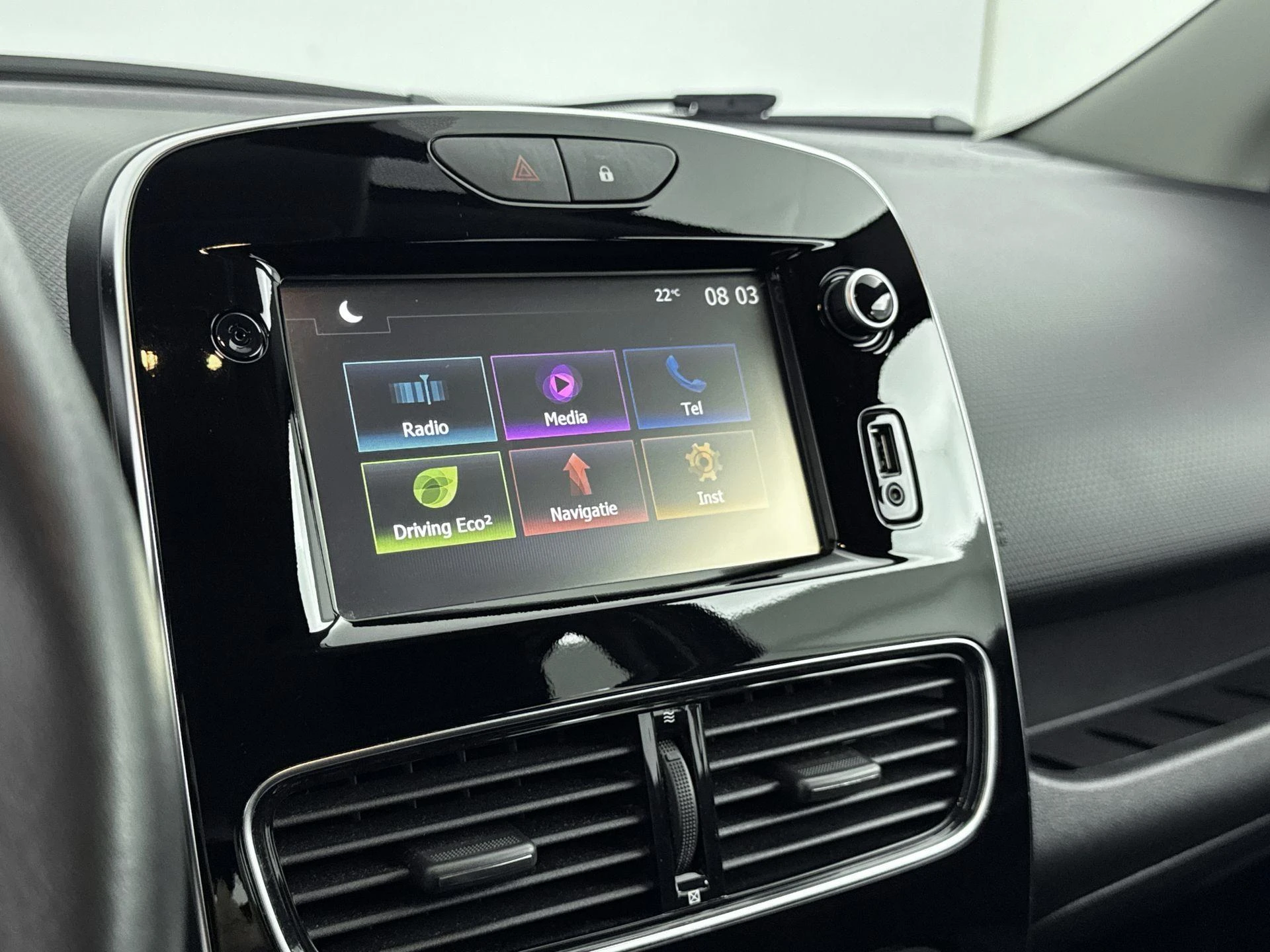 Renault-Clio-image-10