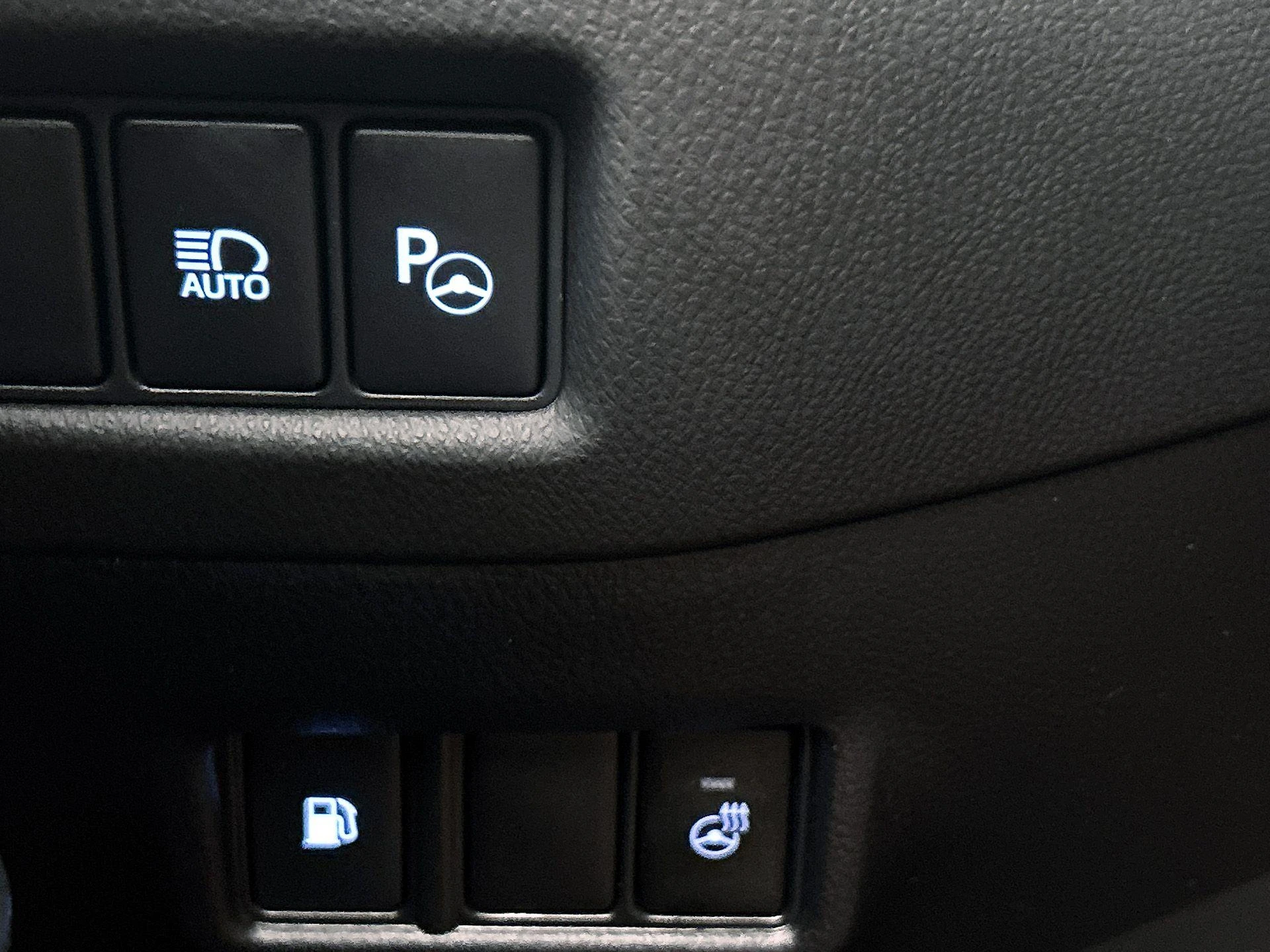 Toyota-C-HR-image-25