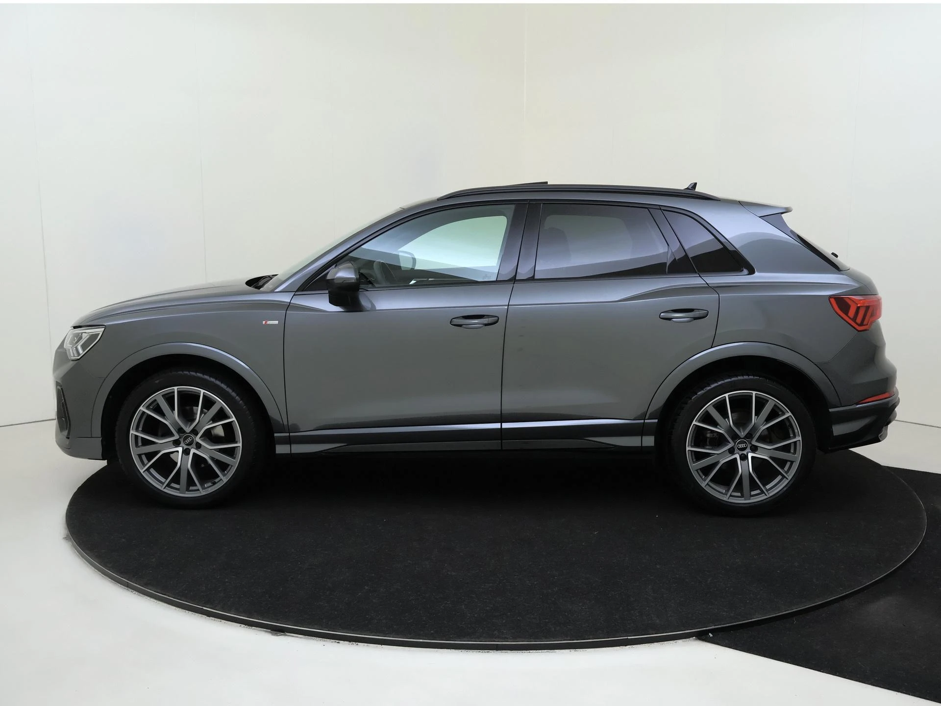 Audi-Q3-image-7