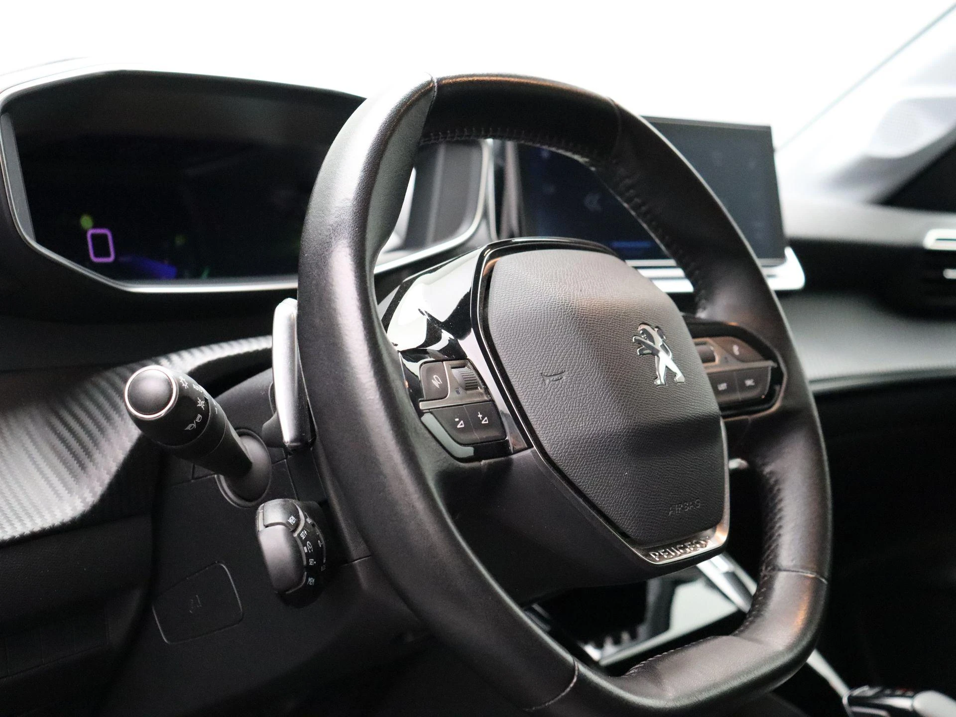 Peugeot-208-image-9