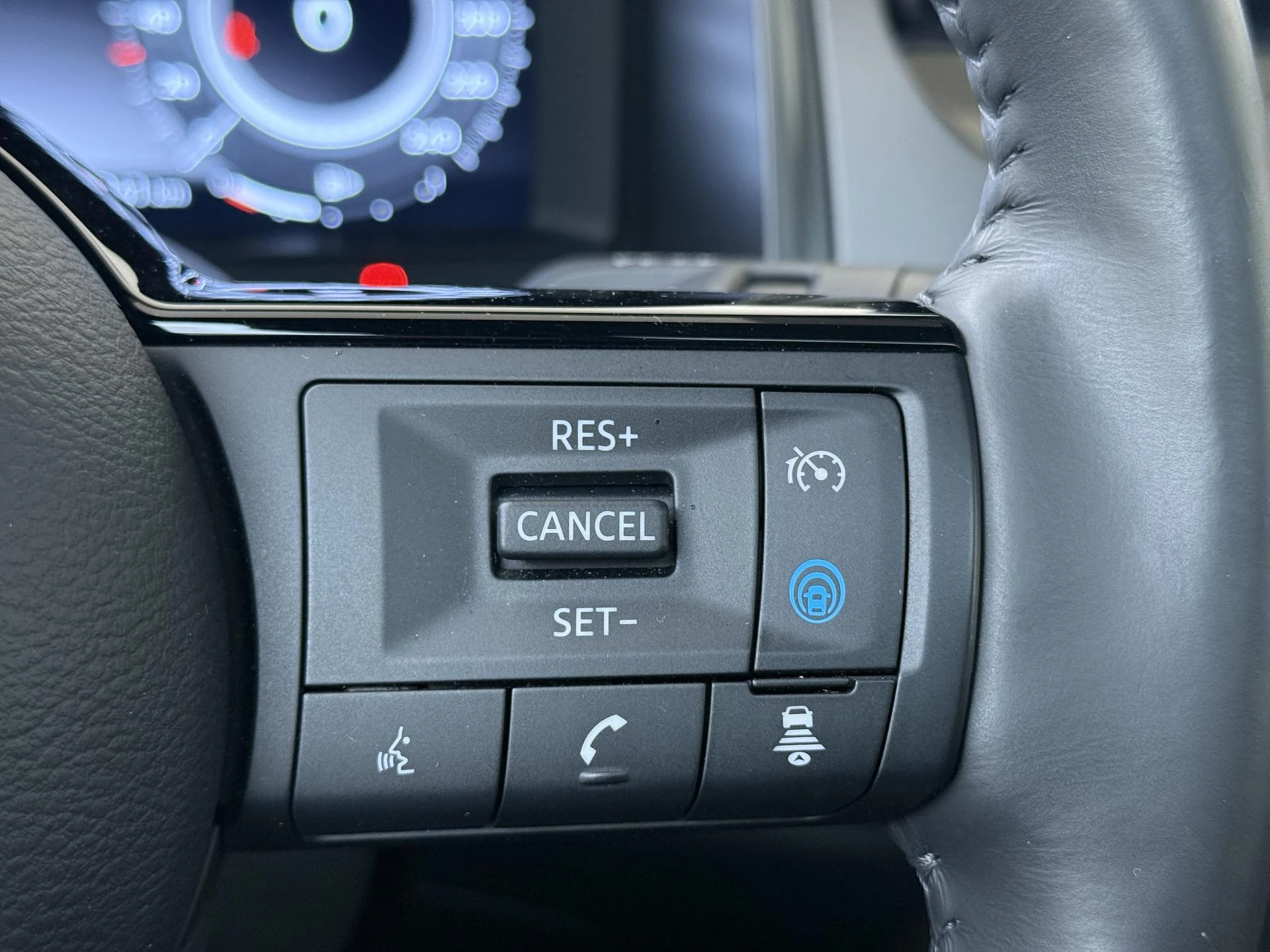 Nissan-QASHQAI-image-12