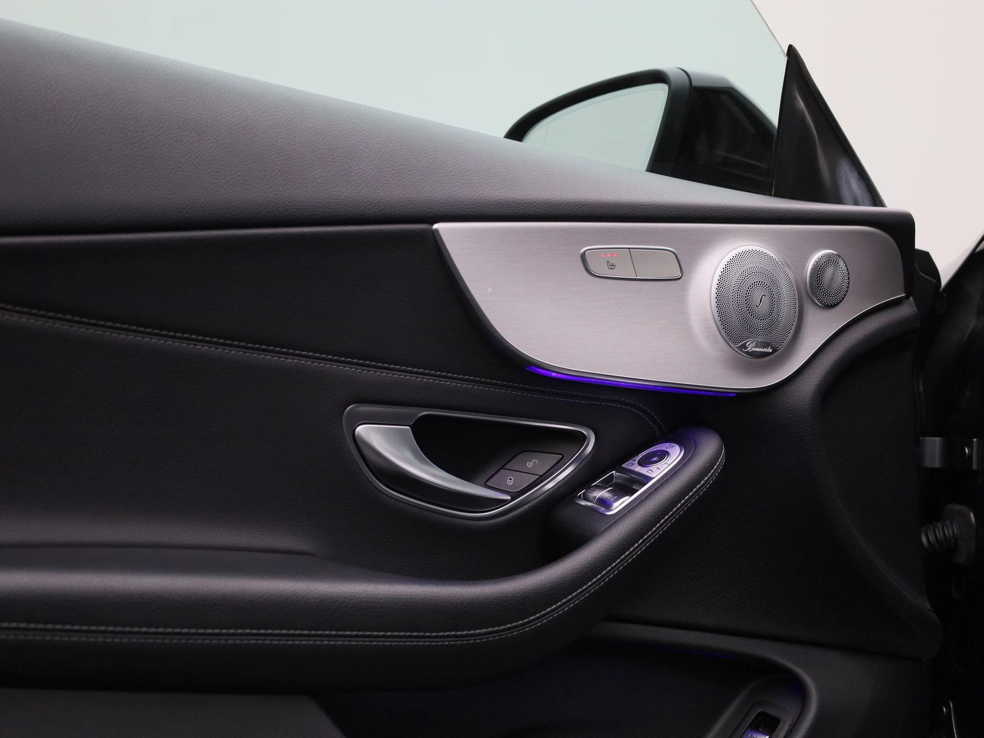 Mercedes-Benz-C-Klasse-image-33