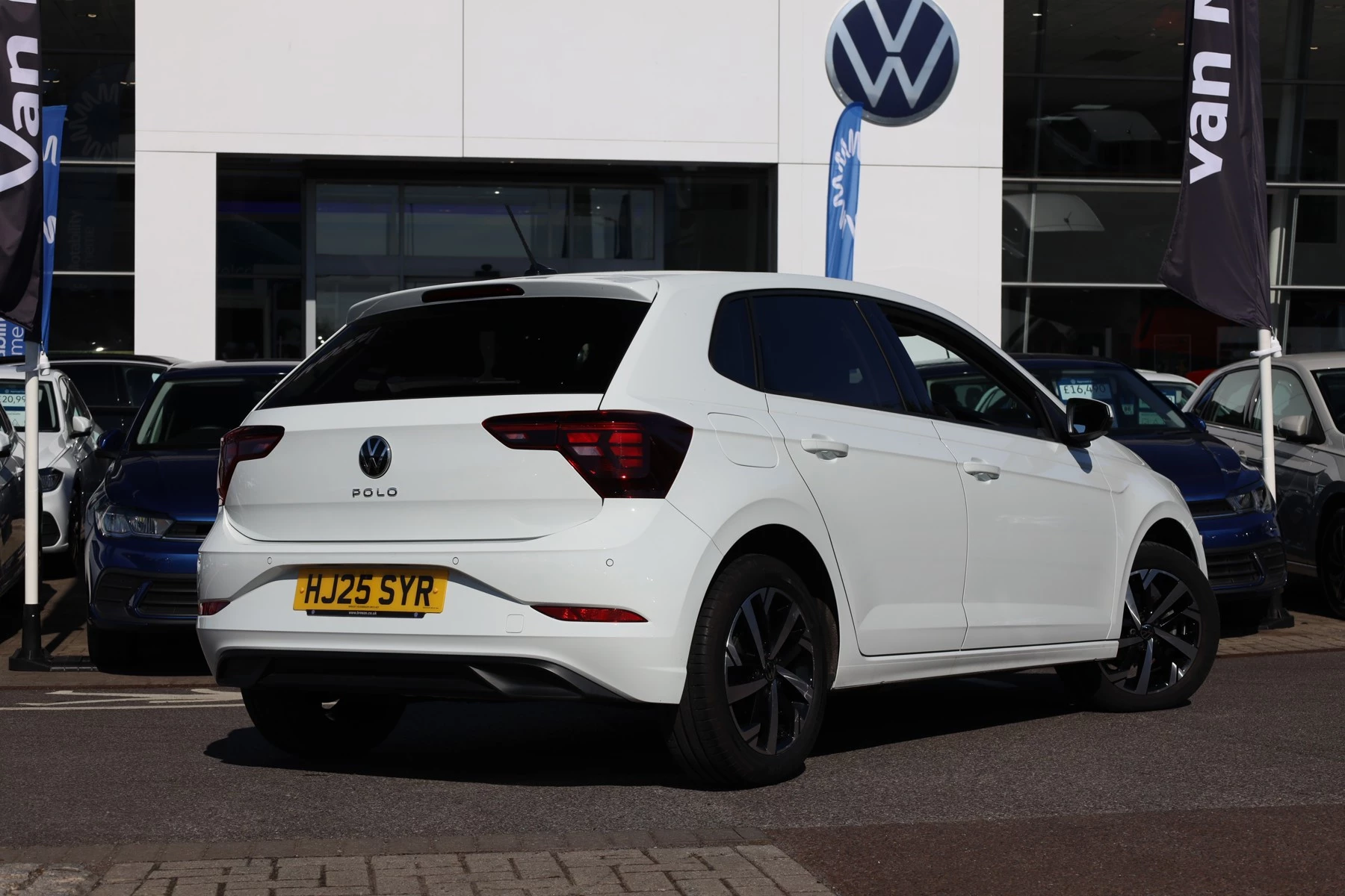 Volkswagen-Polo-image-14