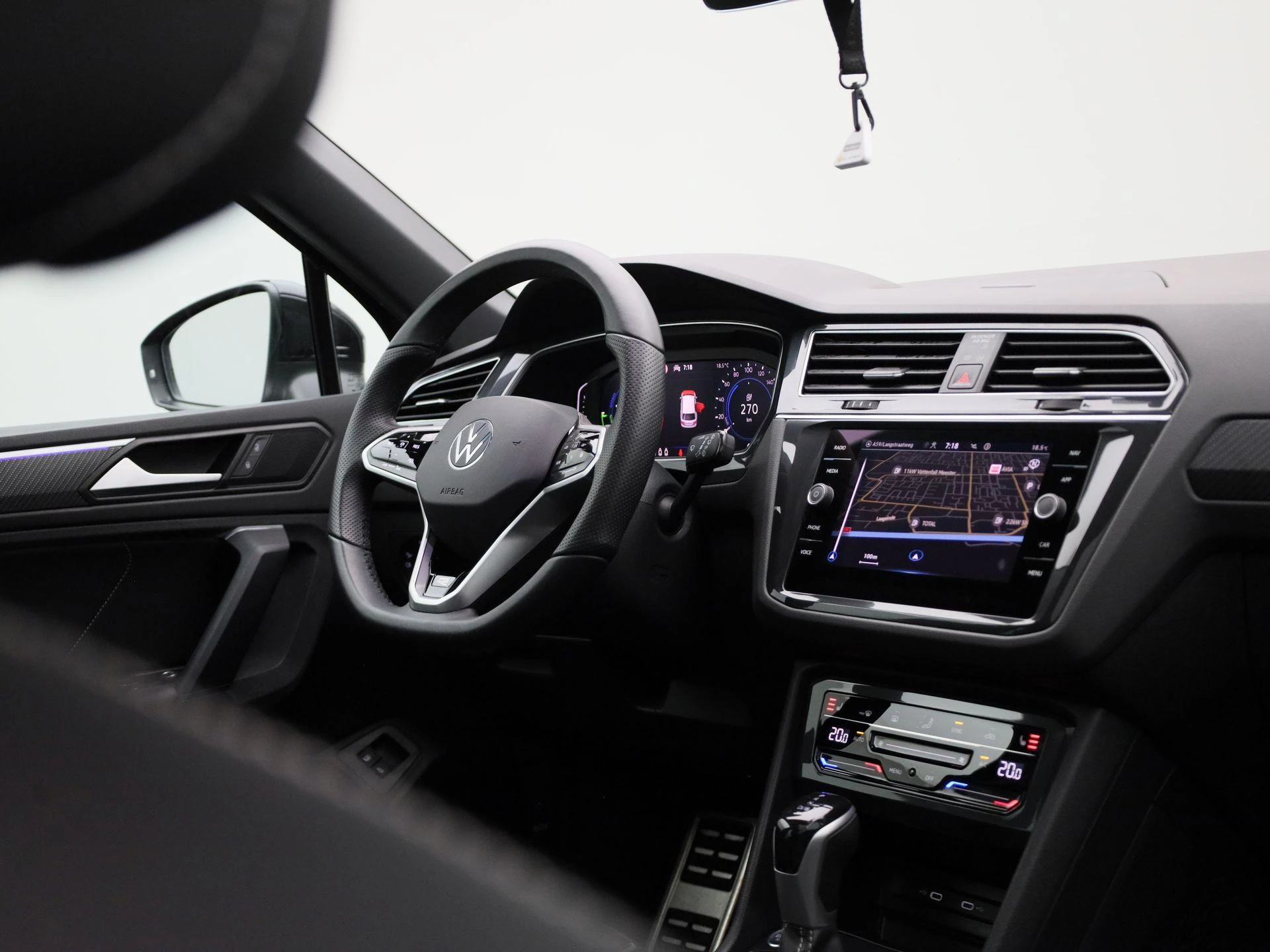 Volkswagen-Tiguan-image-44