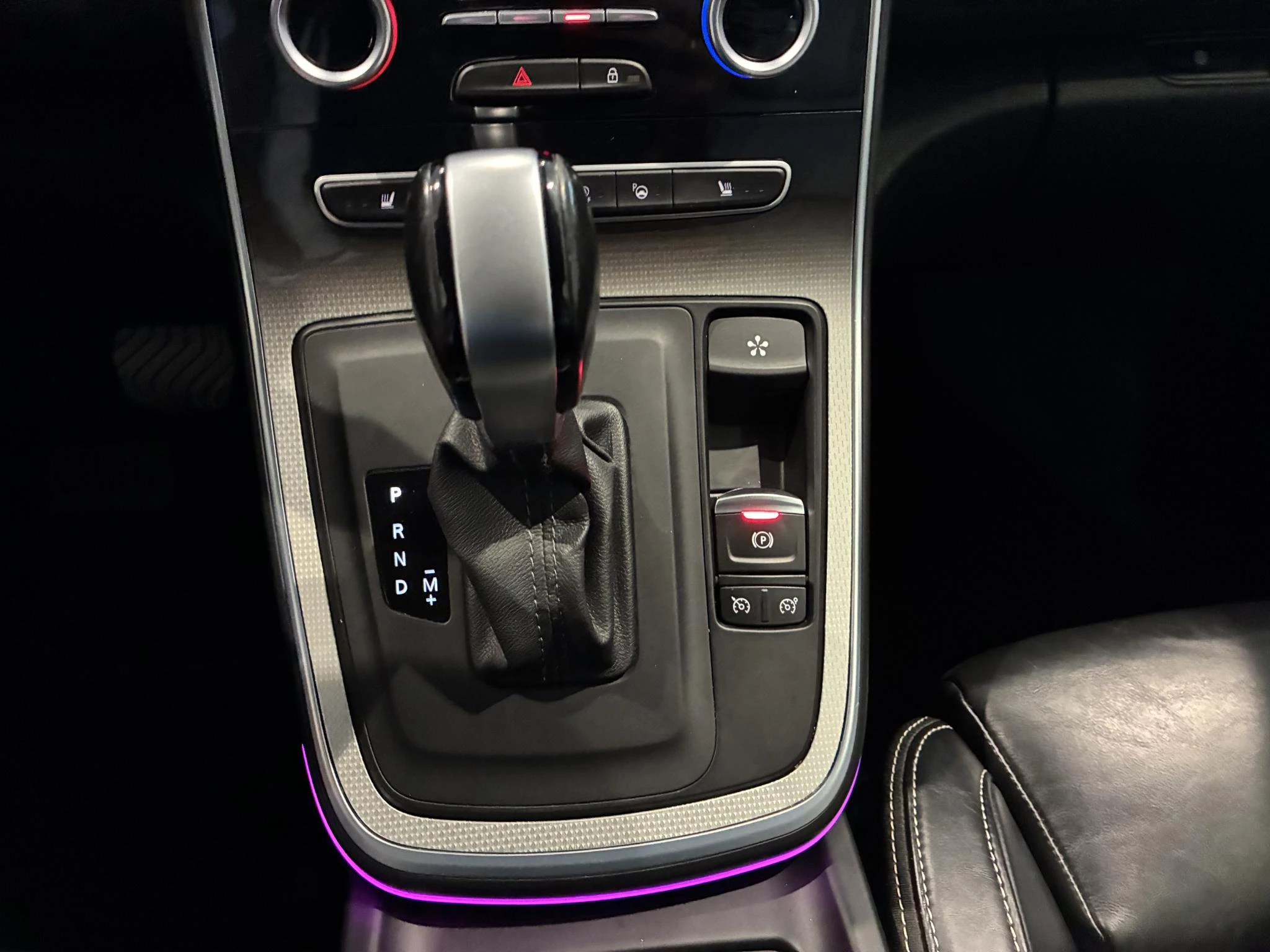 Renault-Grand Scénic-image-13