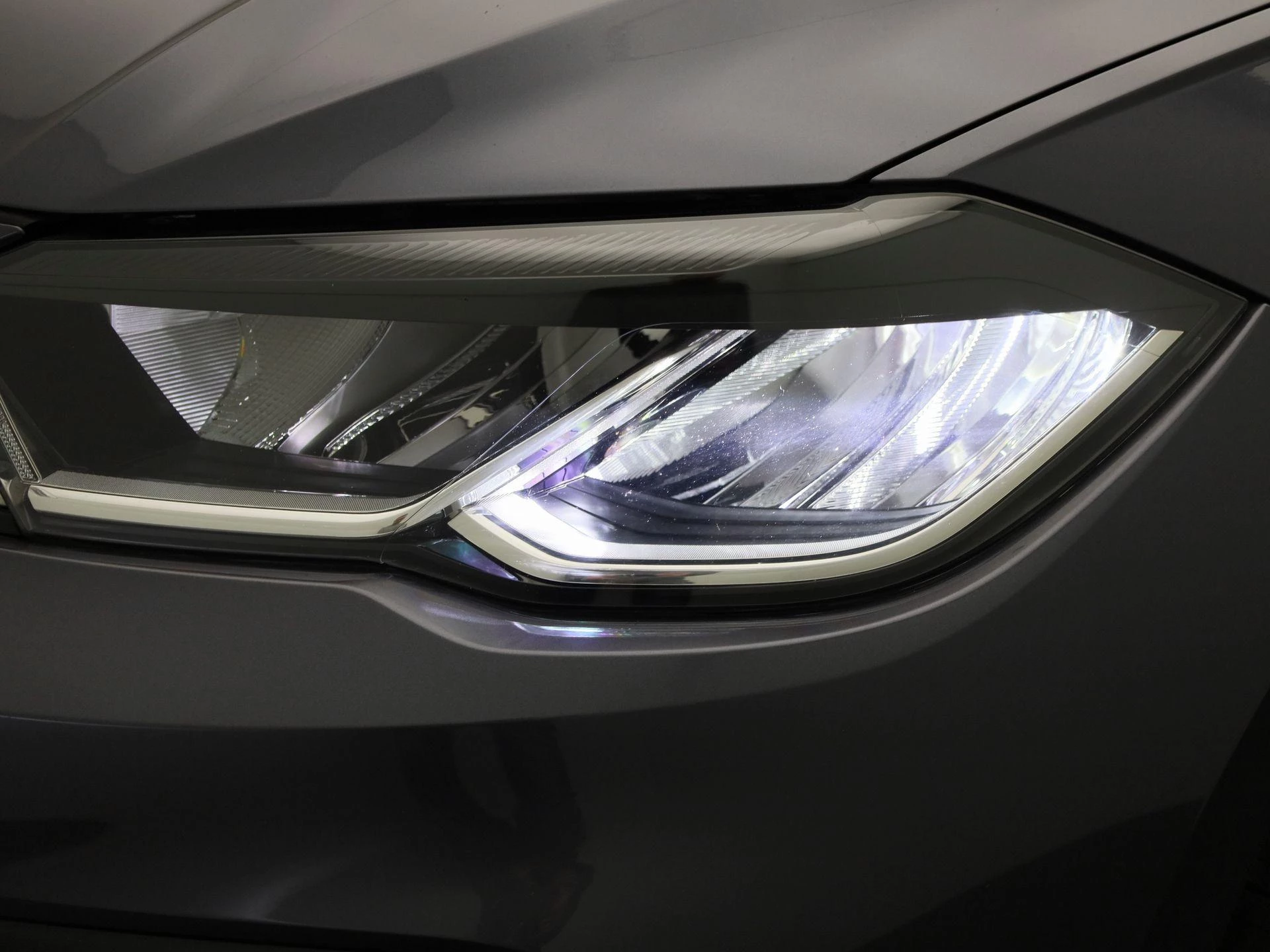 Volkswagen-Polo-image-12