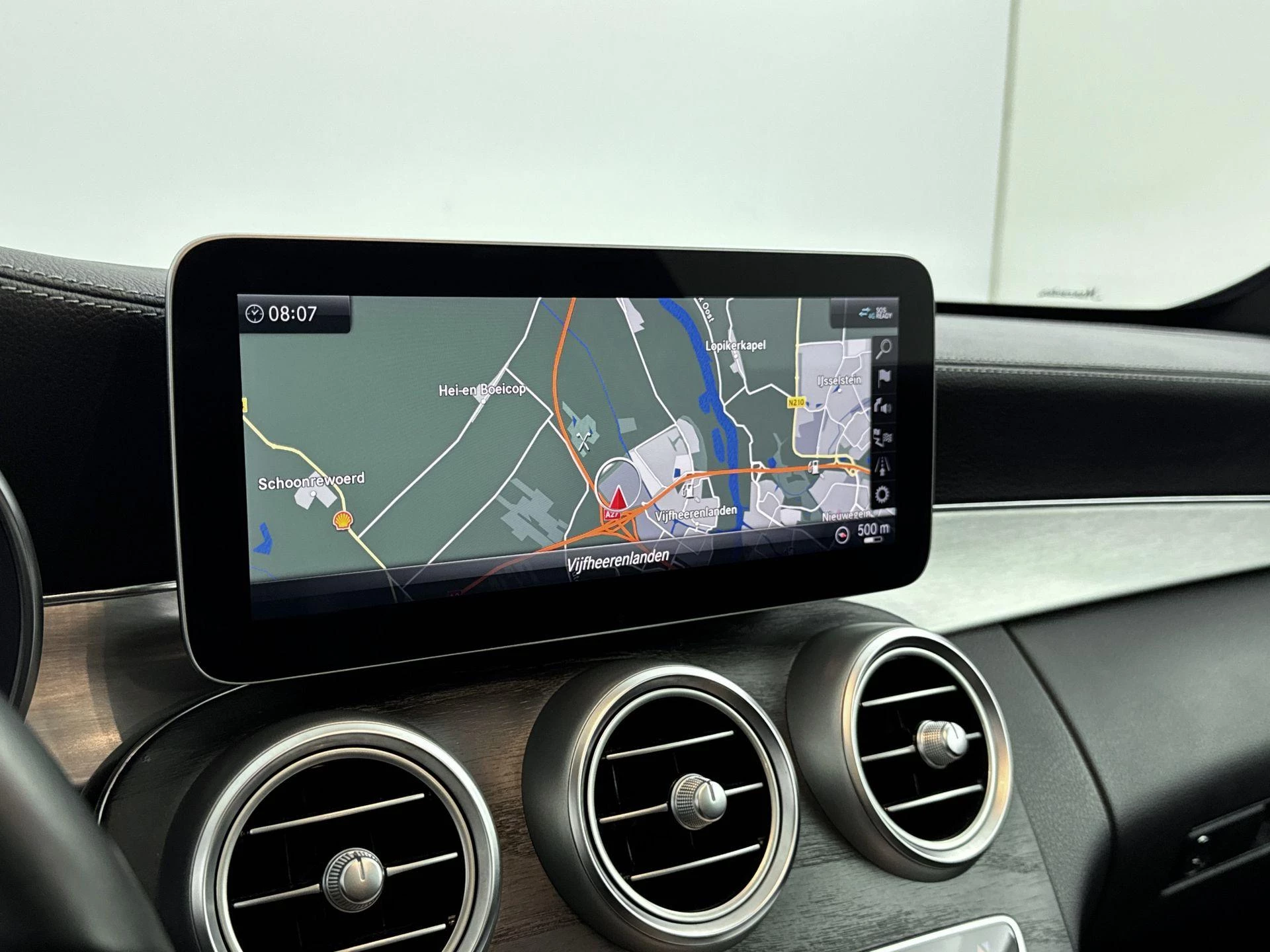 Mercedes-Benz-C-Klasse-image-5