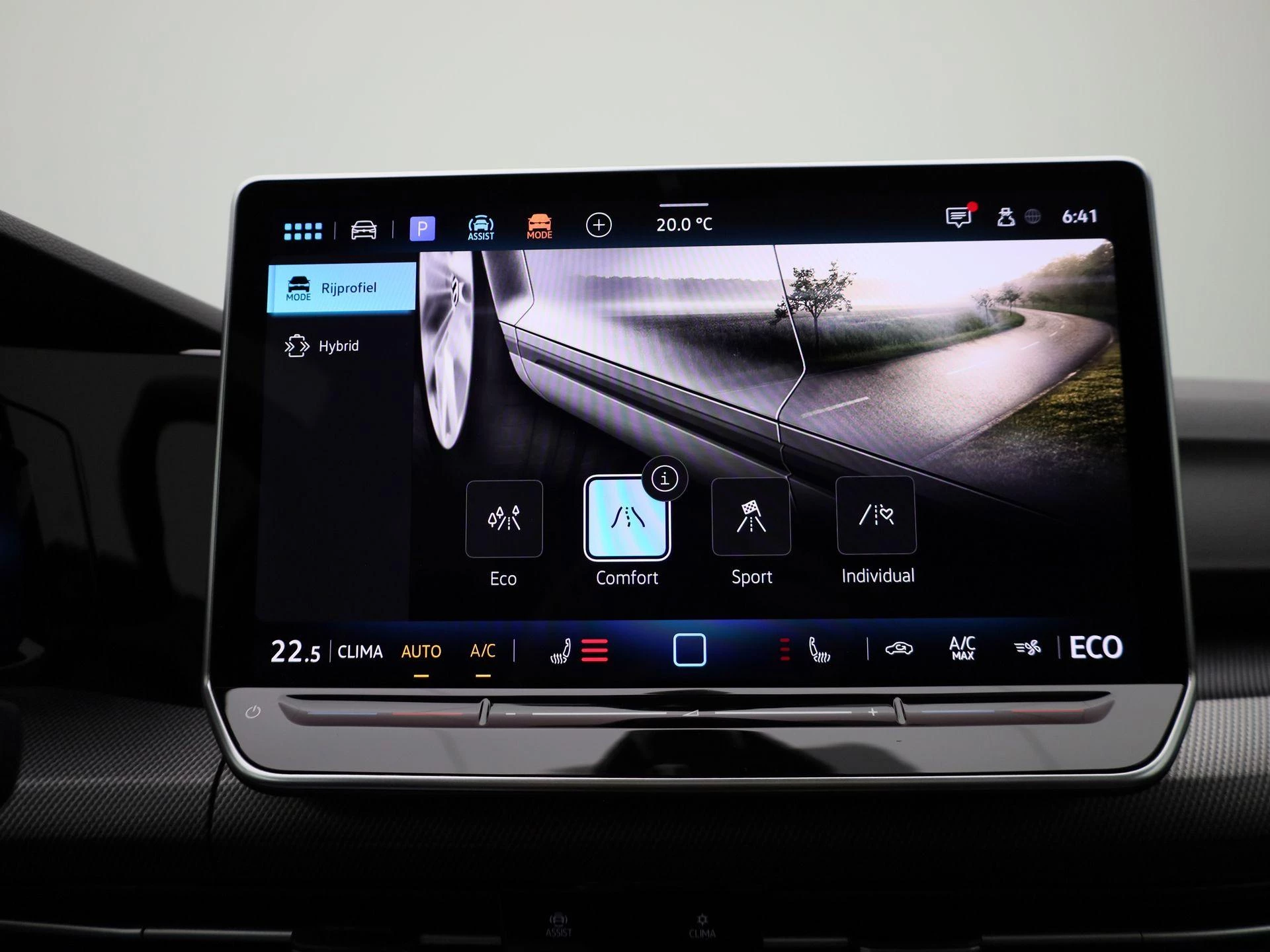 Volkswagen-Golf-image-26