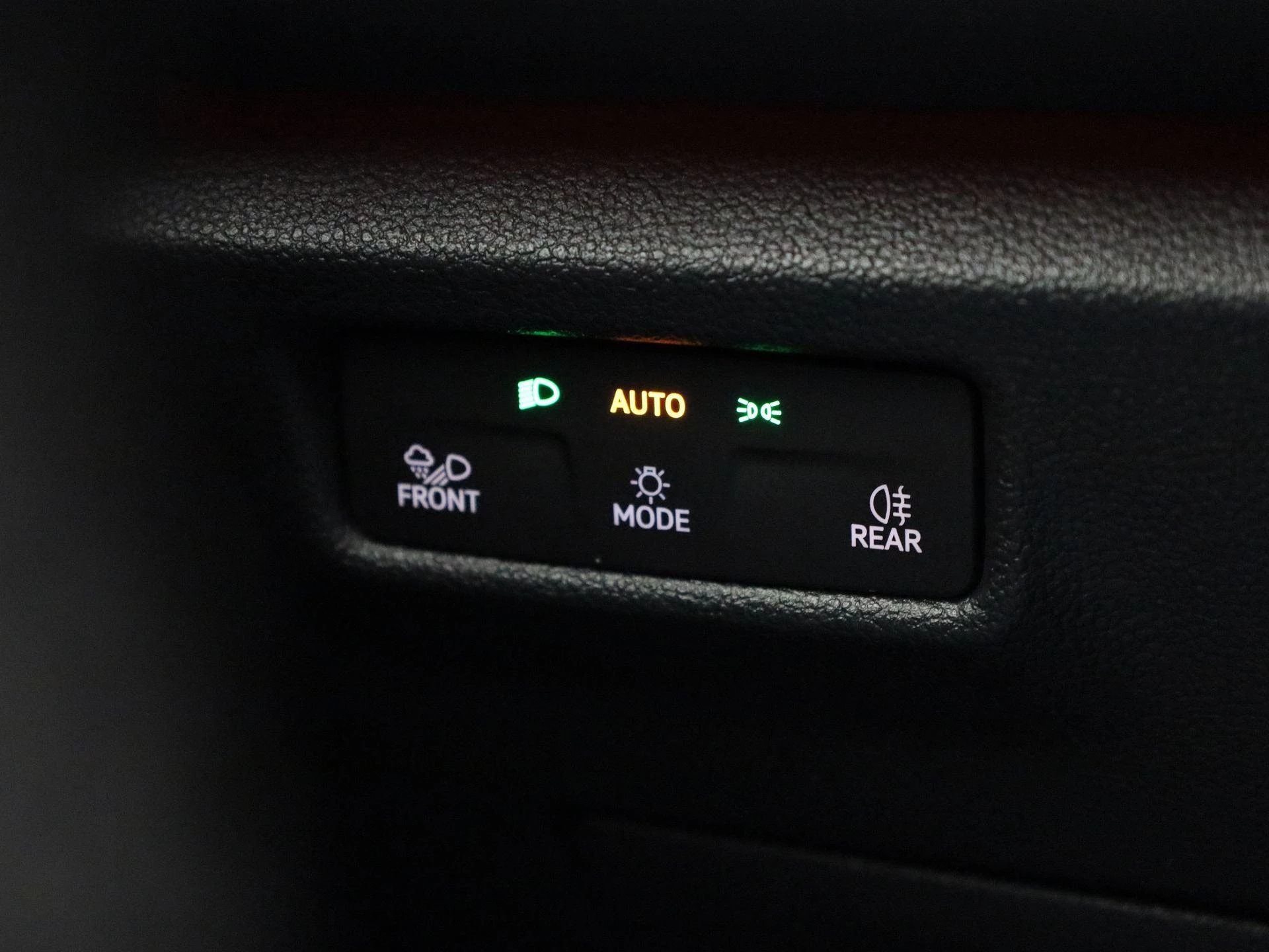 Volkswagen-Tiguan-image-30