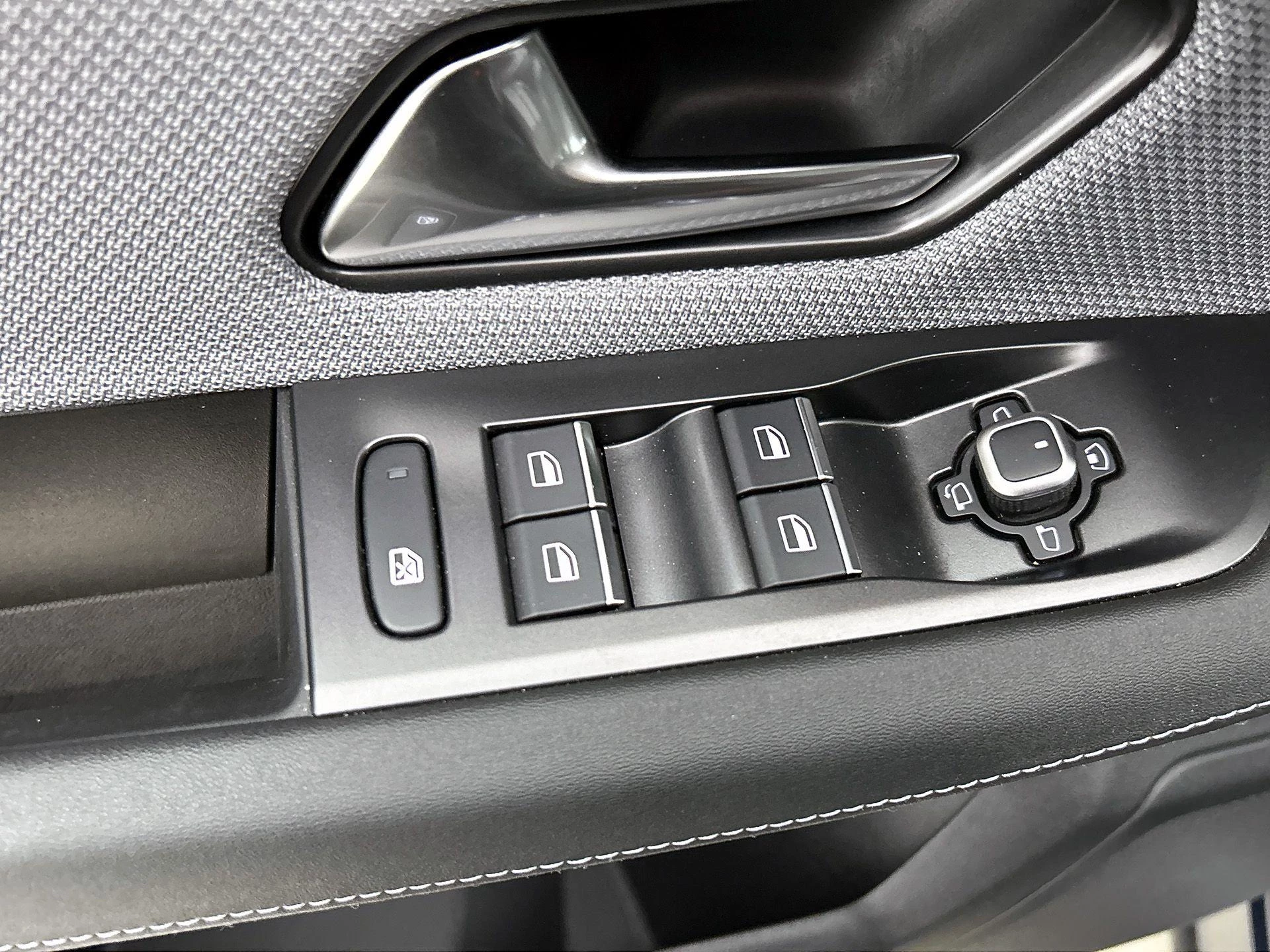 Opel-Grandland-image-35