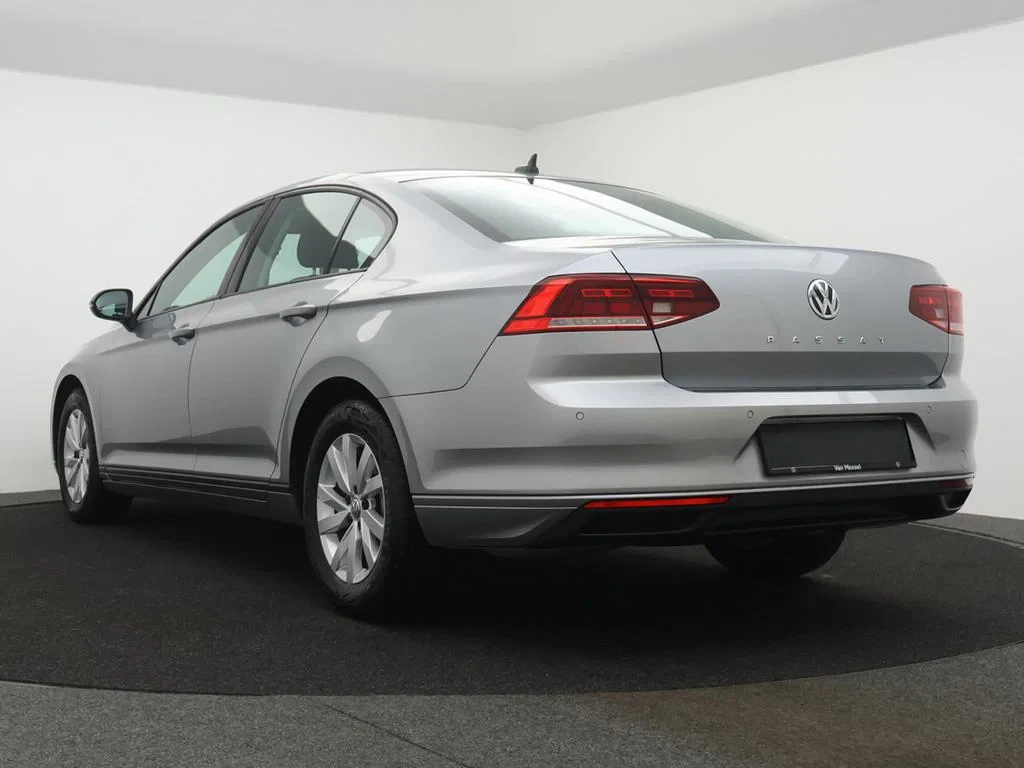 Volkswagen-Passat-image-26