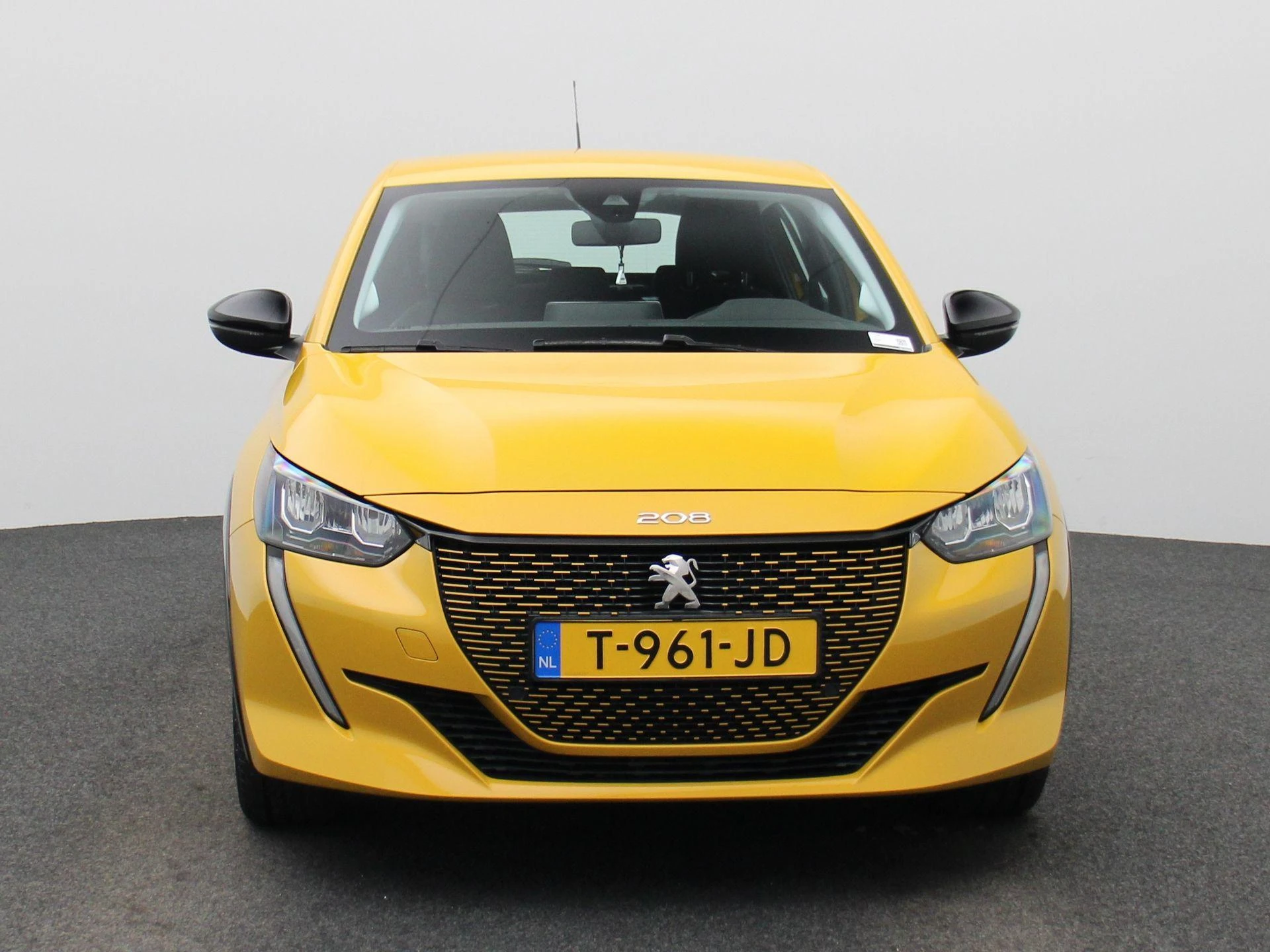 Peugeot-e-208-image-2