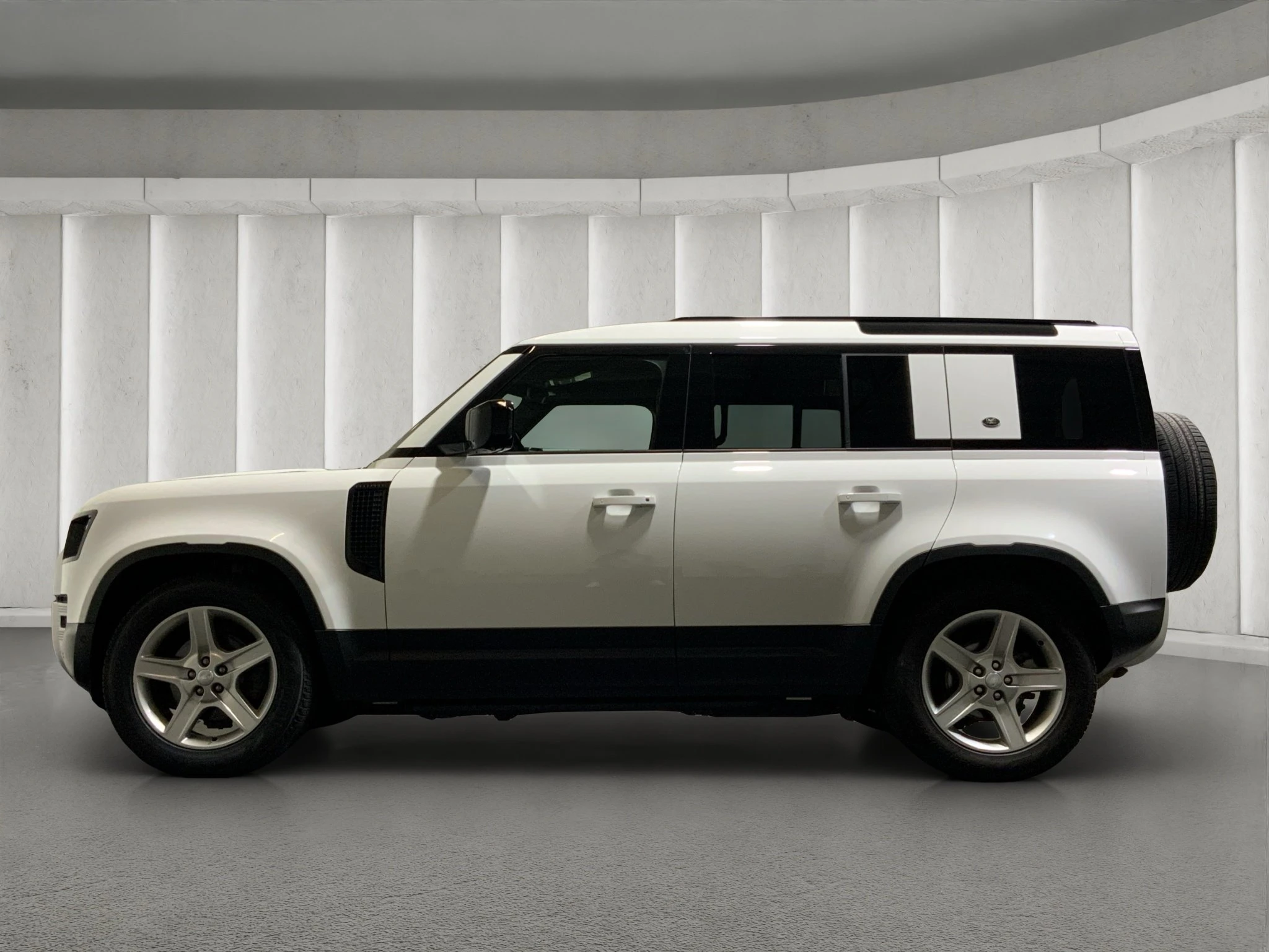 Land Rover-Defender-image-4