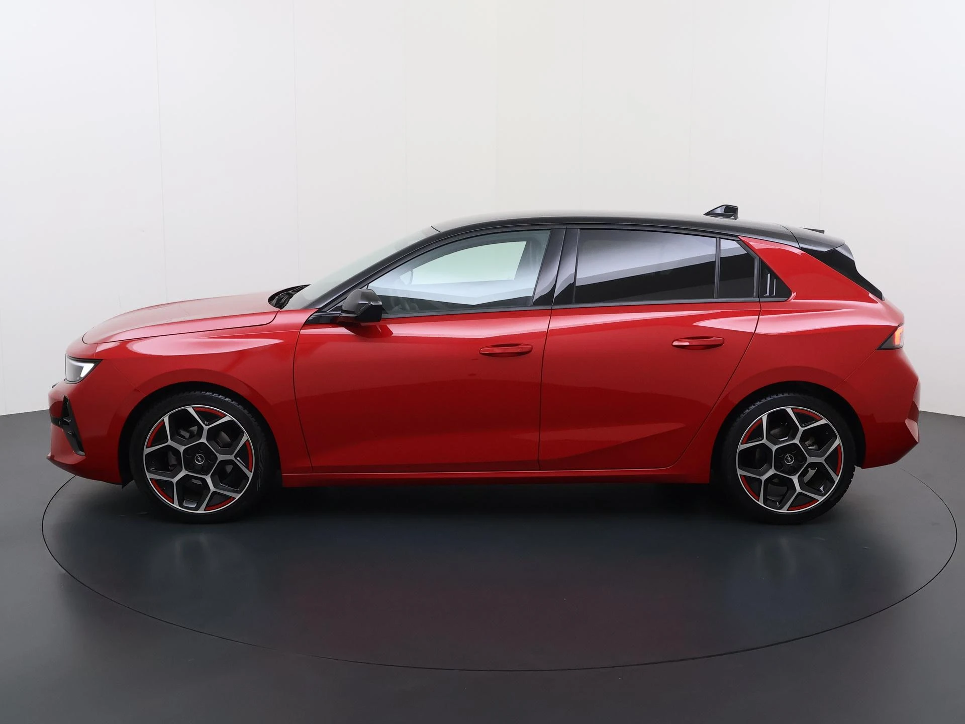 Opel-Astra-image-1