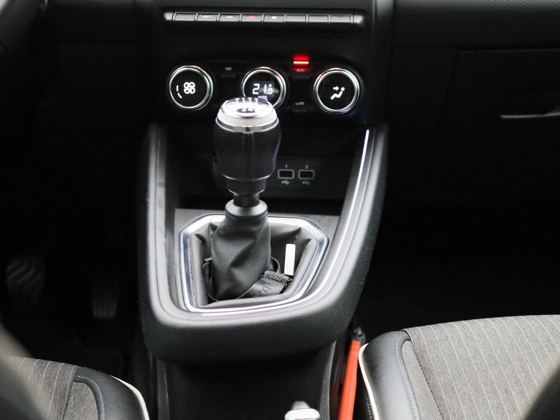 Renault-Clio-image-9