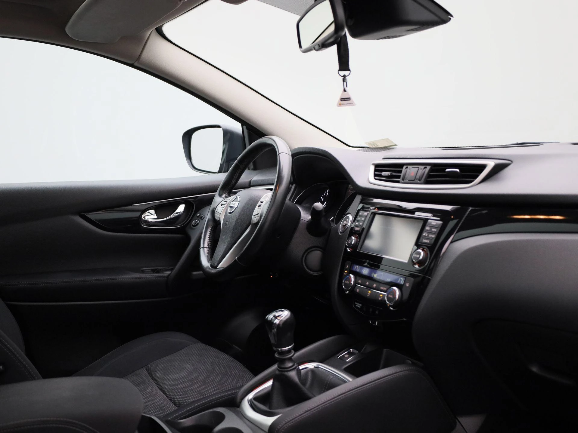 Nissan-QASHQAI-image-28