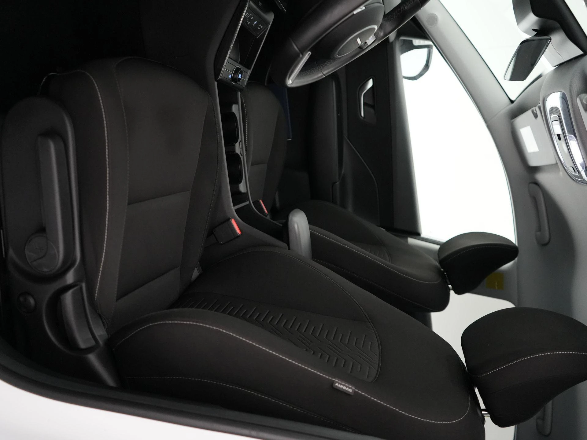 Hyundai-Kona-image-10